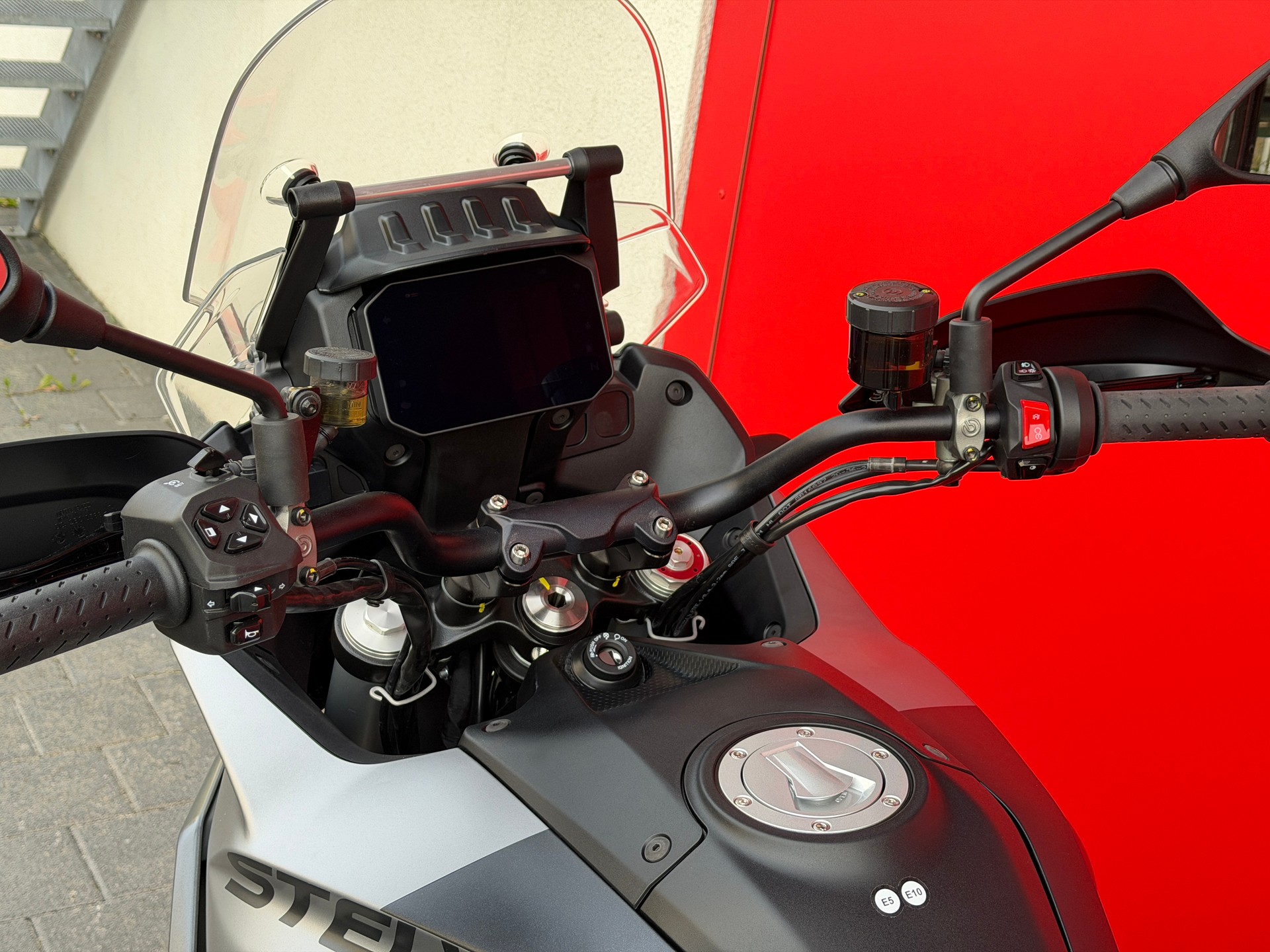 MOTO GUZZI Stelvio 1000 Travel E5+-image-12