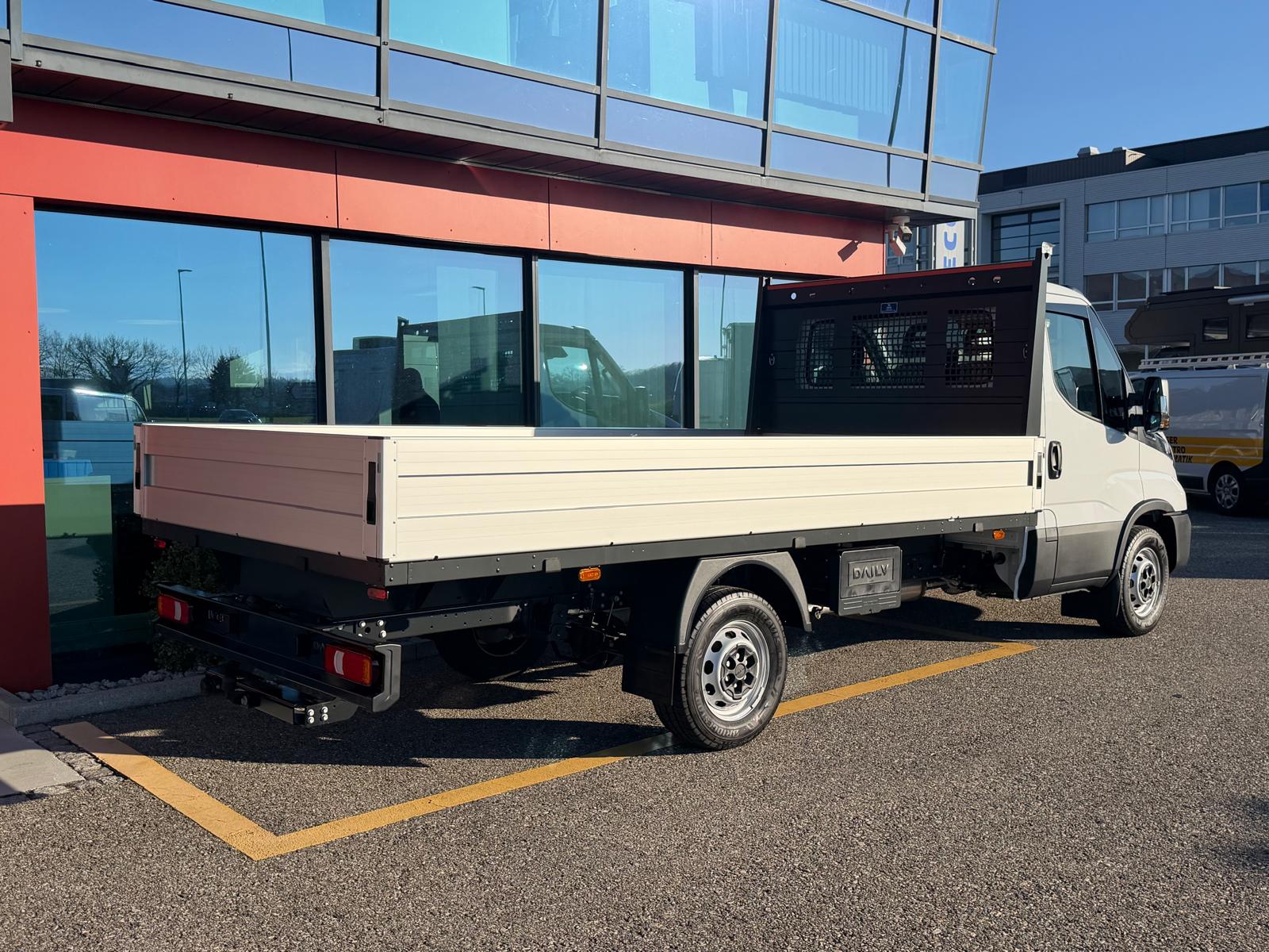 IVECO 35 S 16 A8 K.Ch. 3750 mit Werksbrücke-image-3