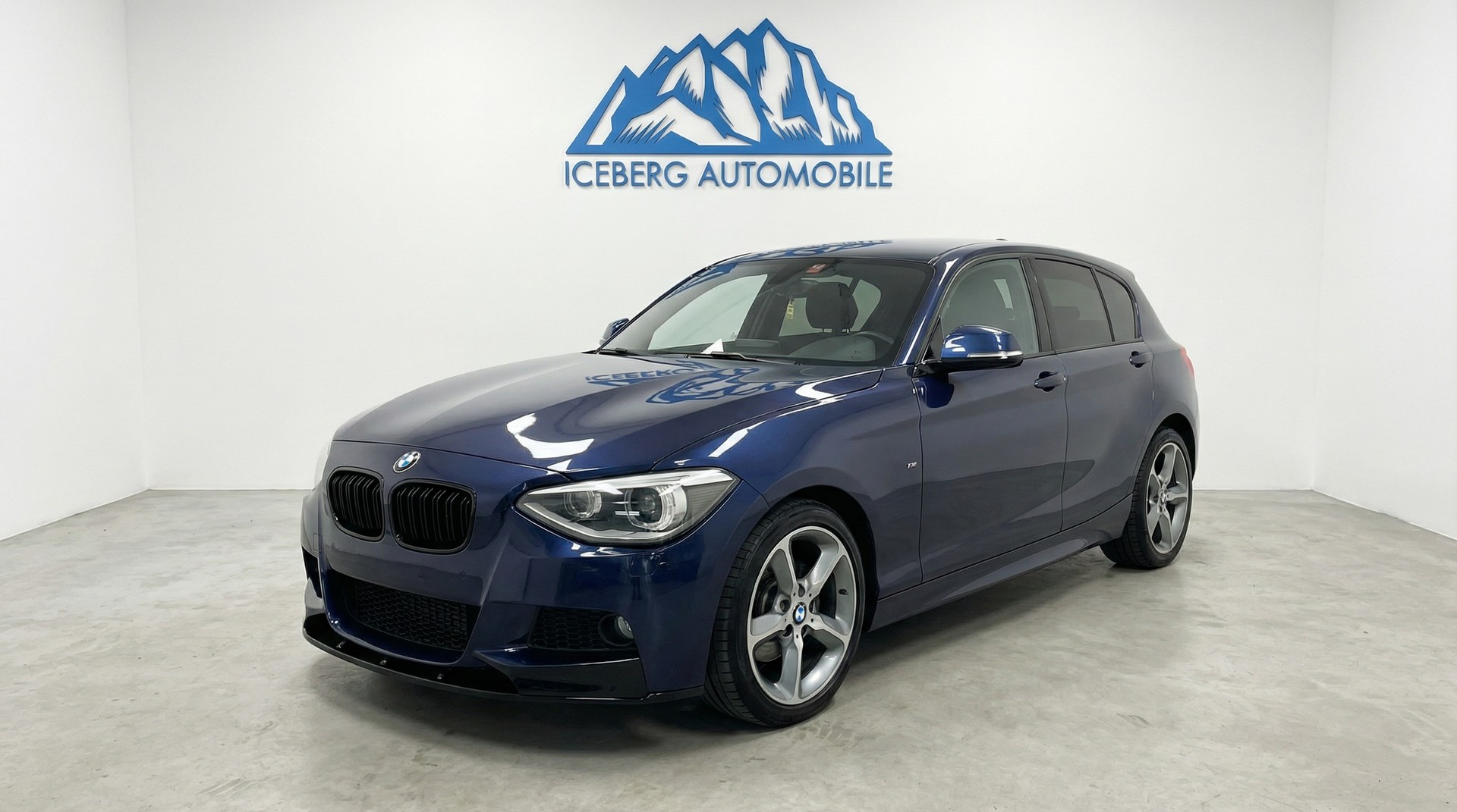 BMW 120d xDrive Sport Line-image-0