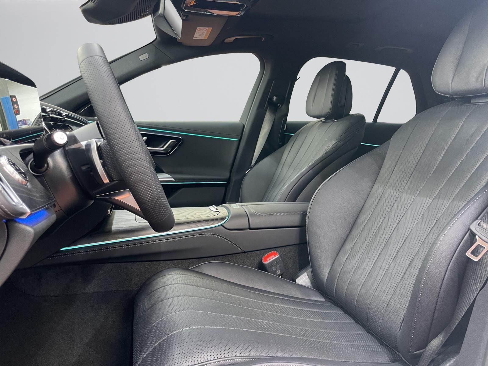 MERCEDES-BENZ E 220 d 4MATIC T-Modell AMG Line-image-3