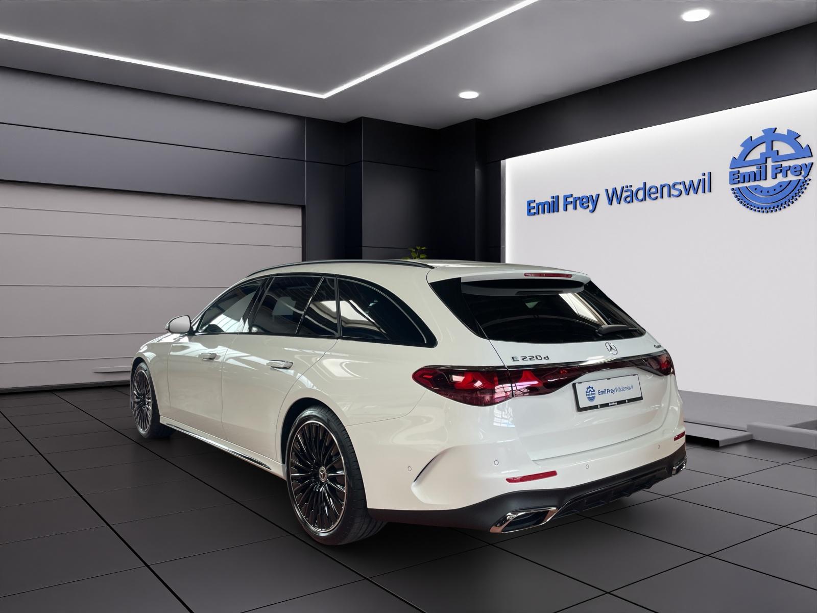 MERCEDES-BENZ E 220 d 4MATIC T-Modell AMG Line-image-2
