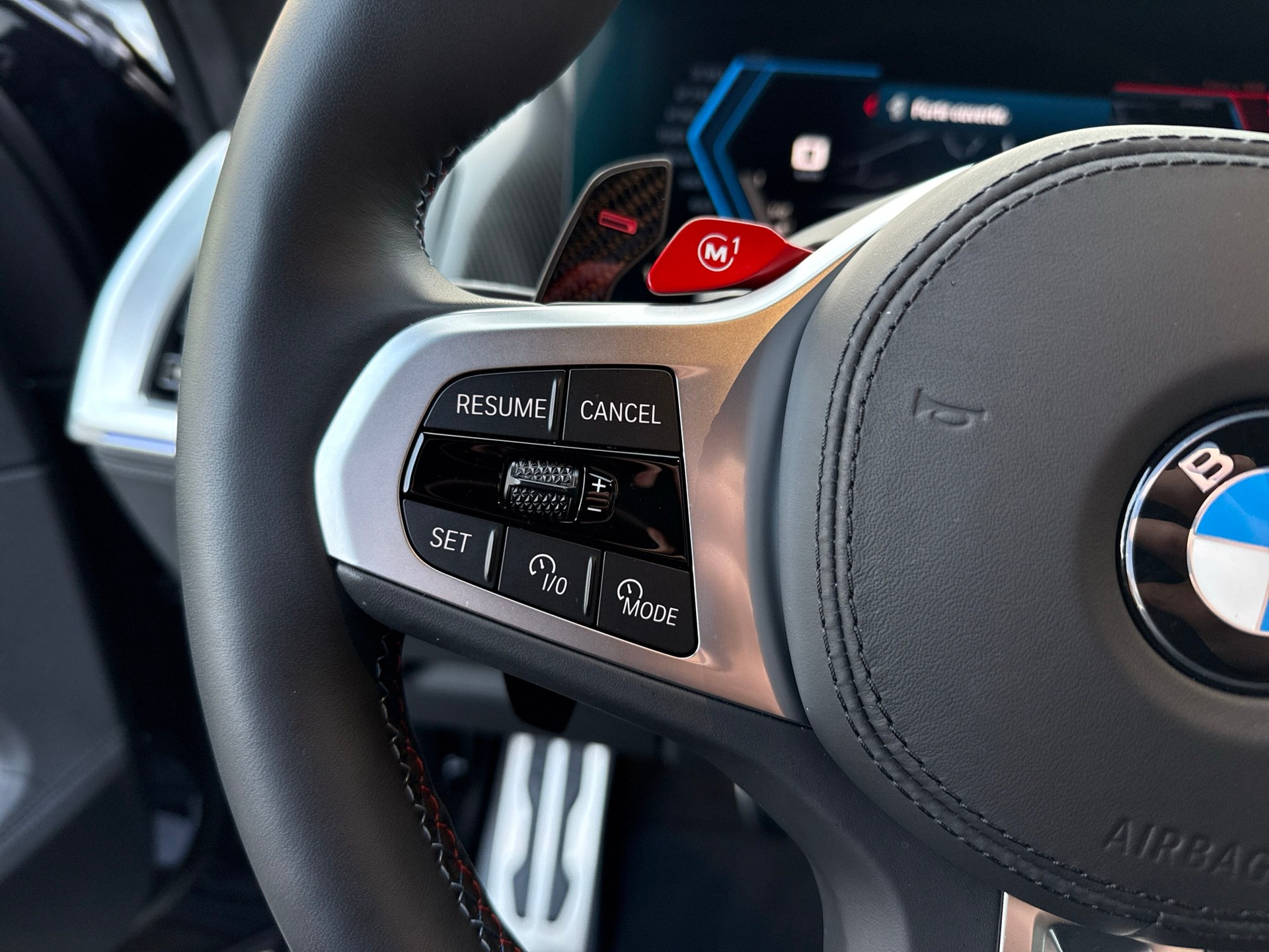 BMW XM xDrive 50e PHEV Steptronic-image-15