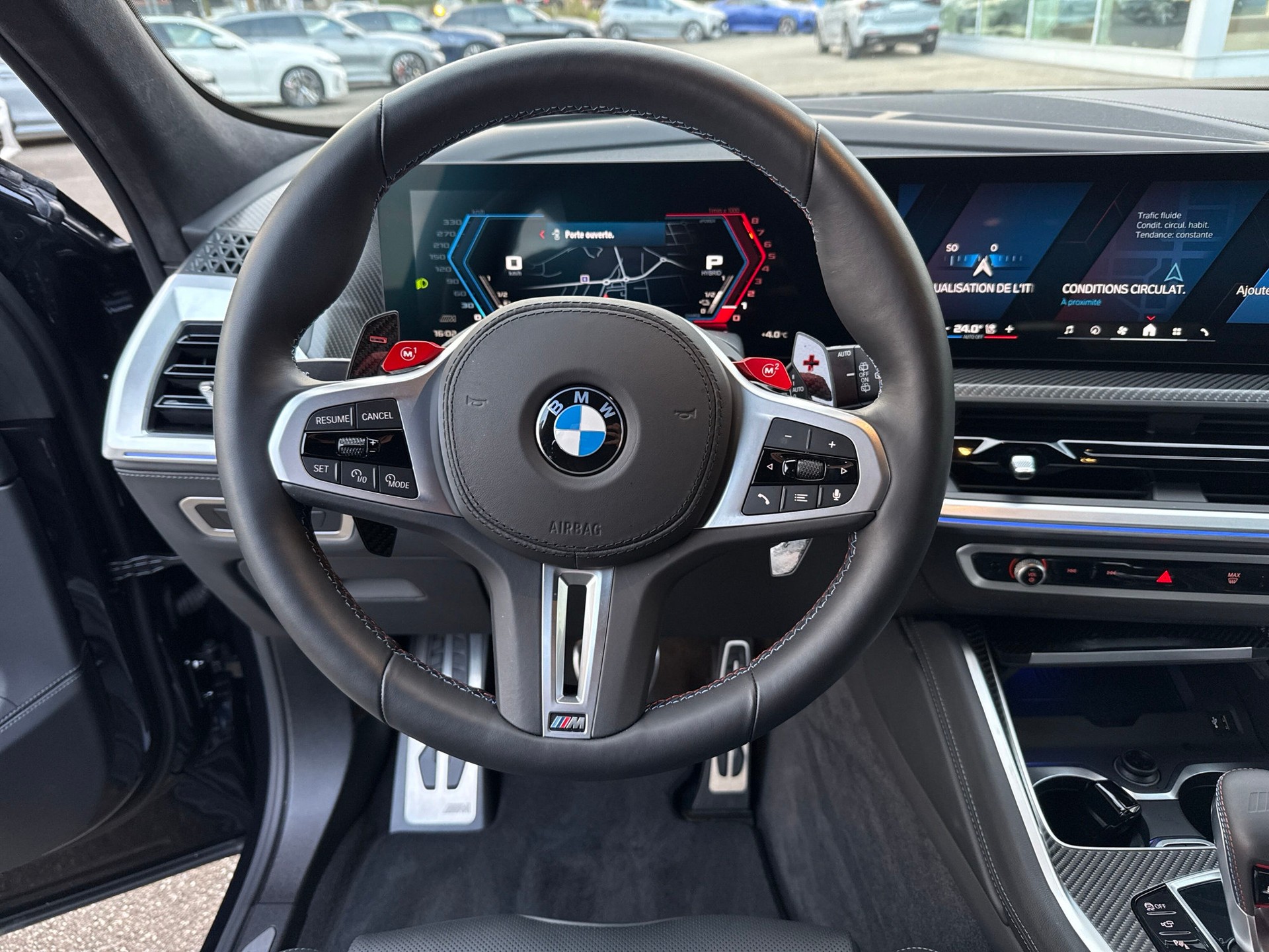 BMW XM xDrive 50e PHEV Steptronic-image-12