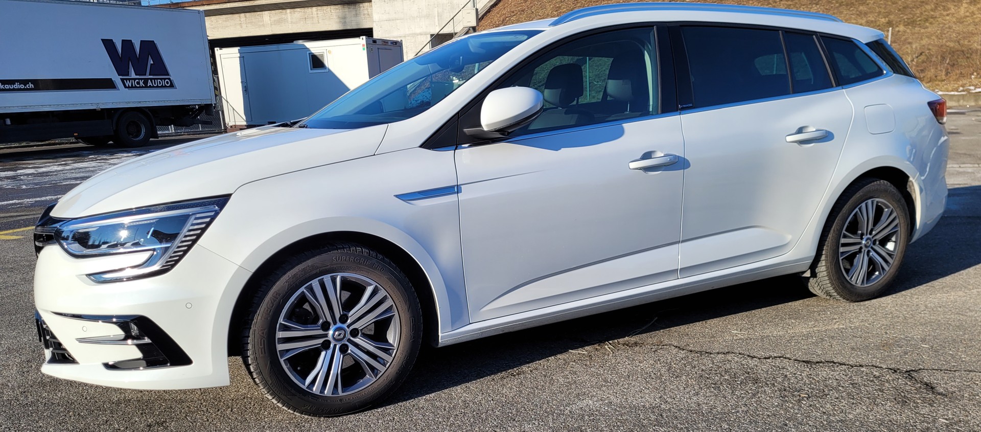 RENAULT Mégane Grandtour 1.6 E-Tech Zen-image-1