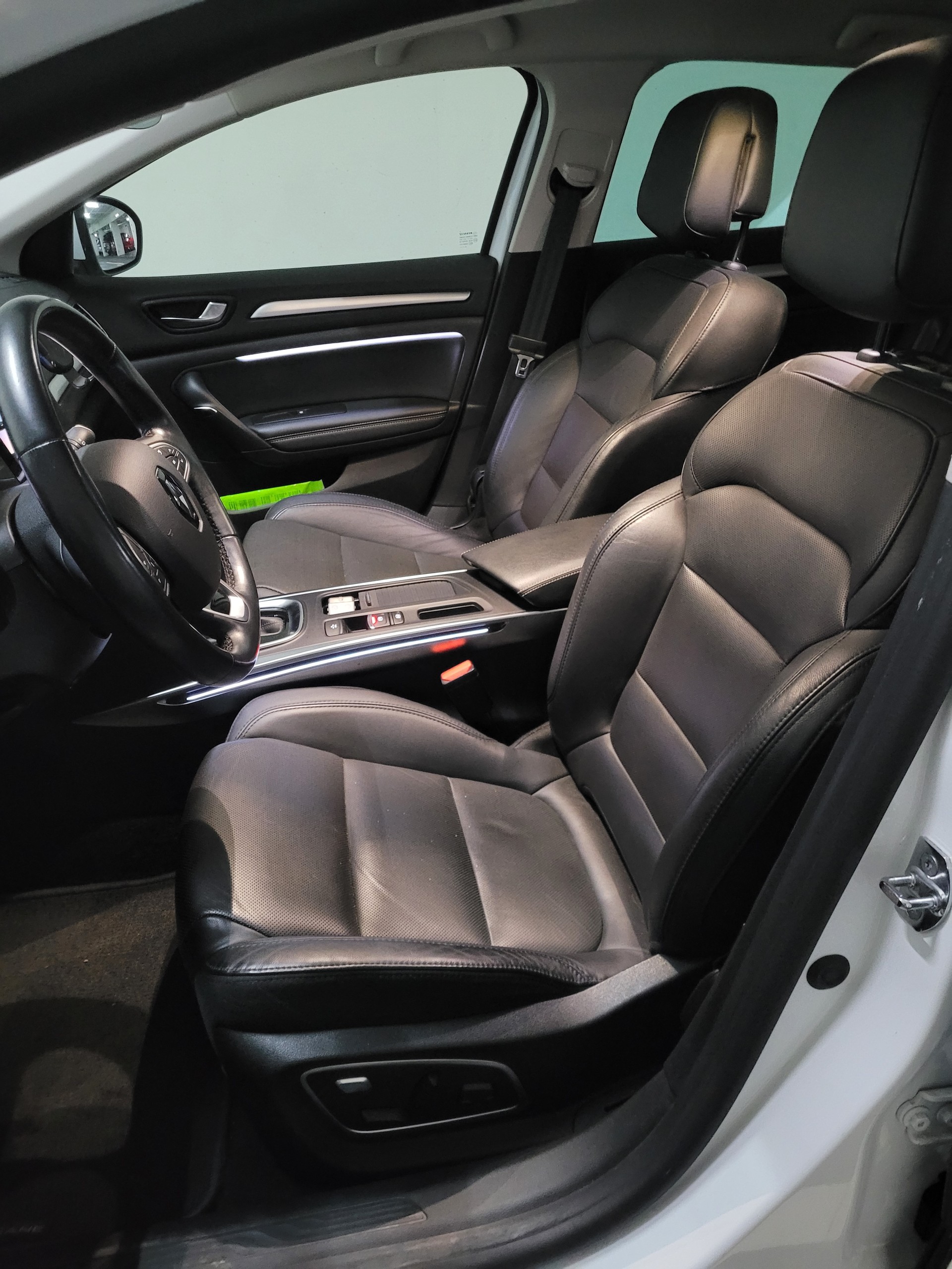 RENAULT Mégane Grandtour 1.6 E-Tech Zen-image-5