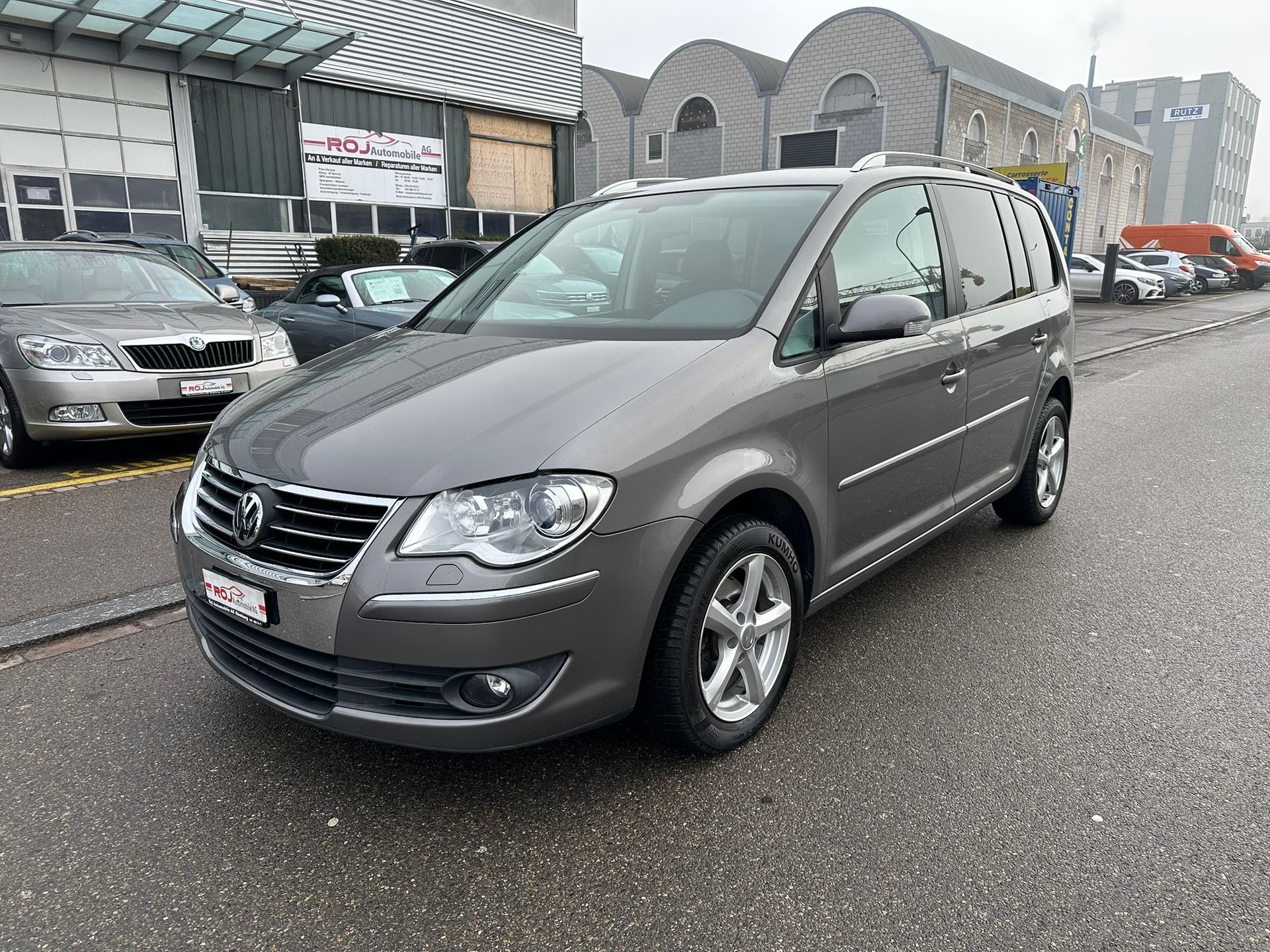 VW Touran 1.4 TSI Highline-image-1