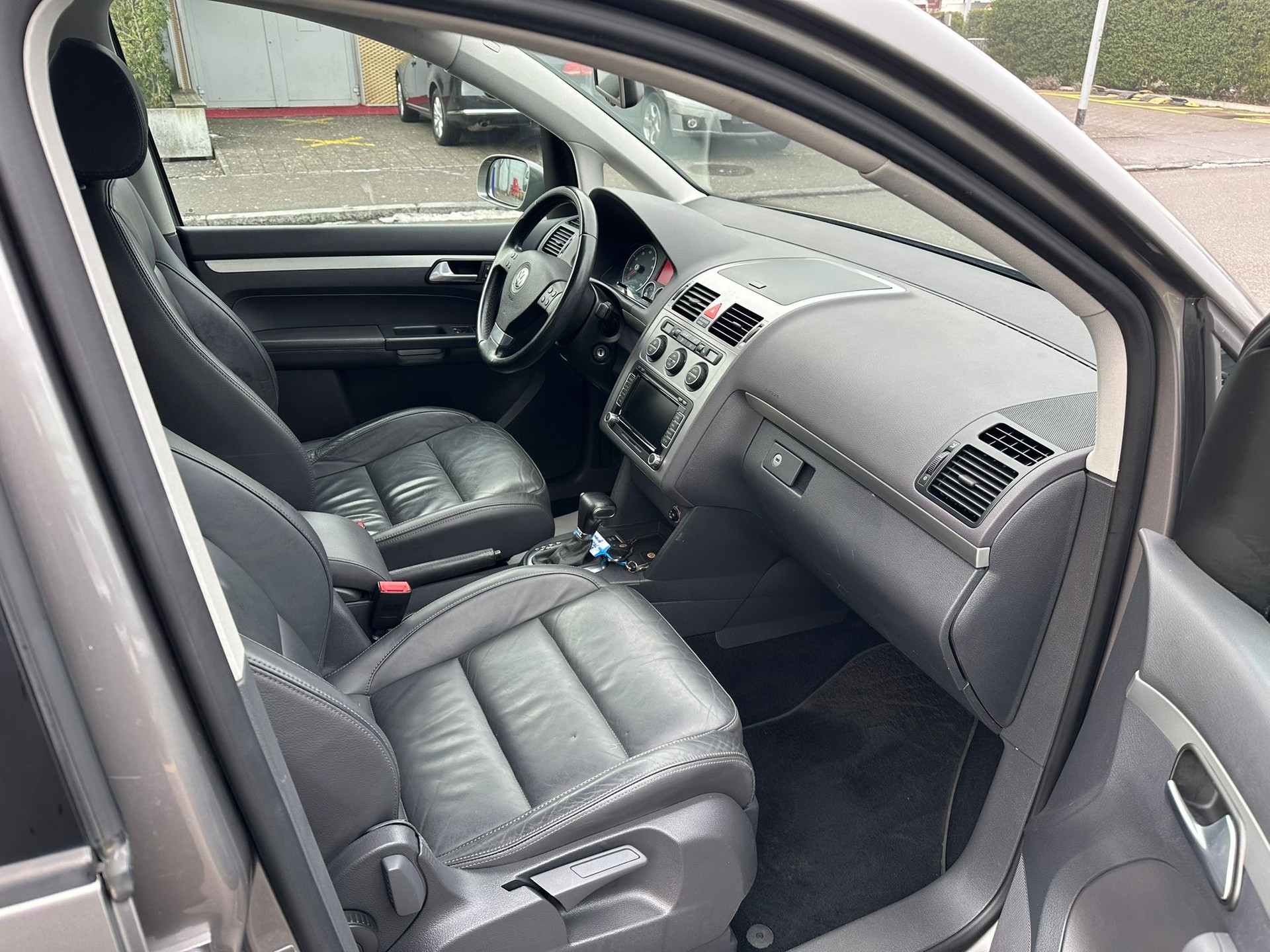 VW Touran 1.4 TSI Highline-image-15