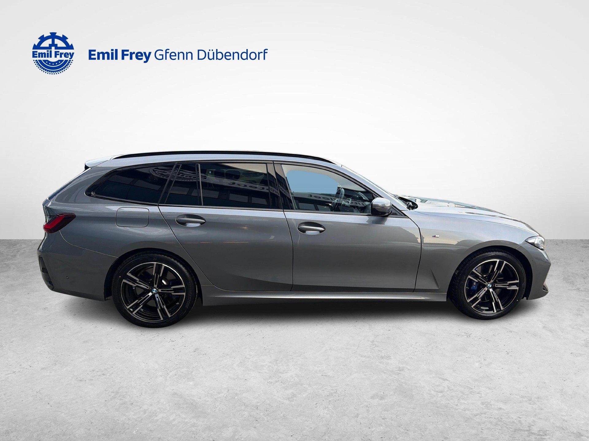 BMW 330d xDrive Touring-image-5