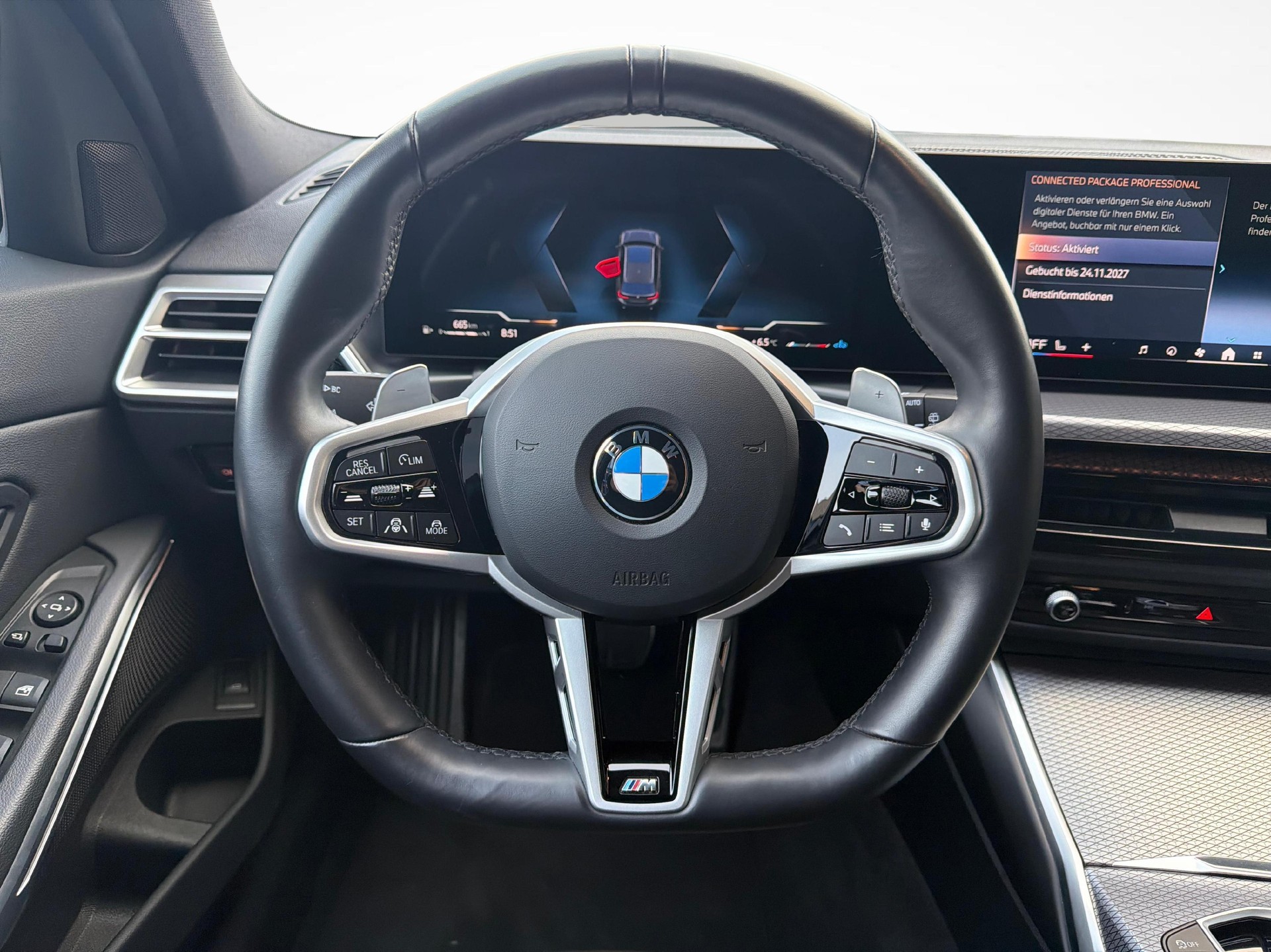 BMW 330d xDrive Touring-image-12