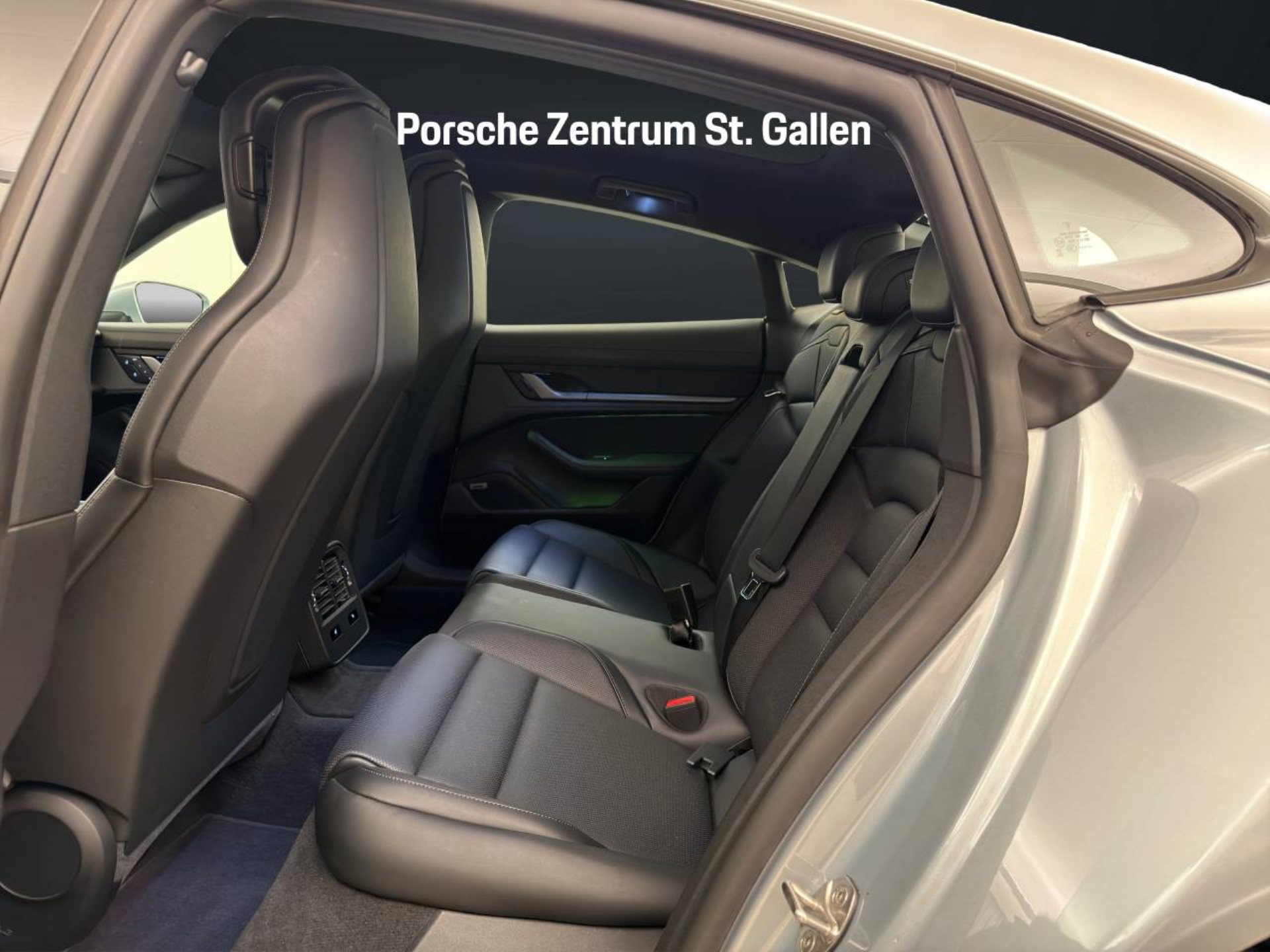 PORSCHE Taycan 4S-image-14