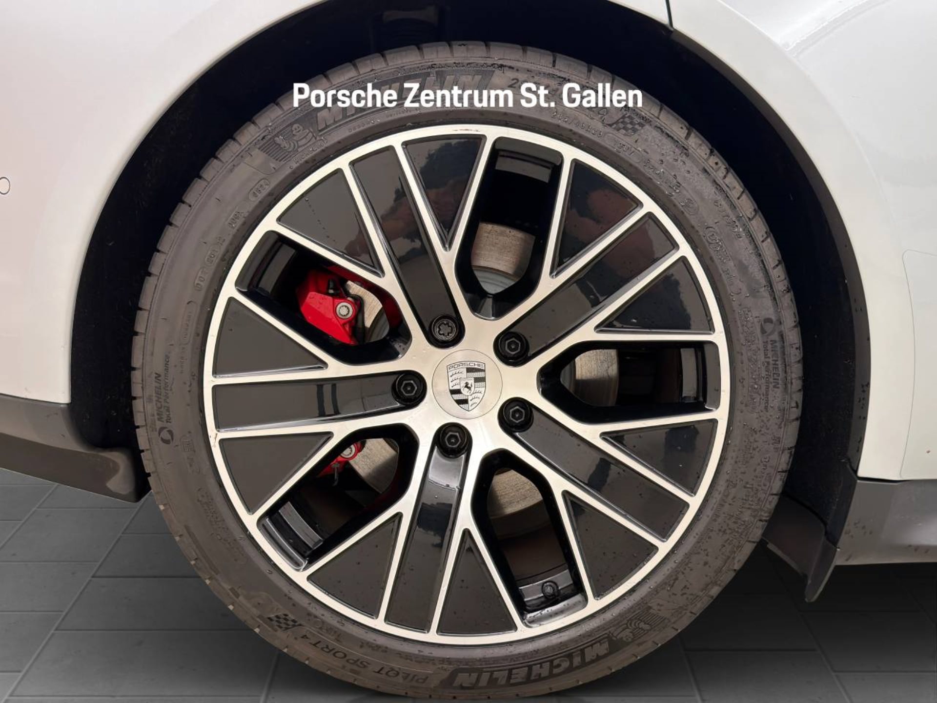 PORSCHE Taycan 4S-image-11