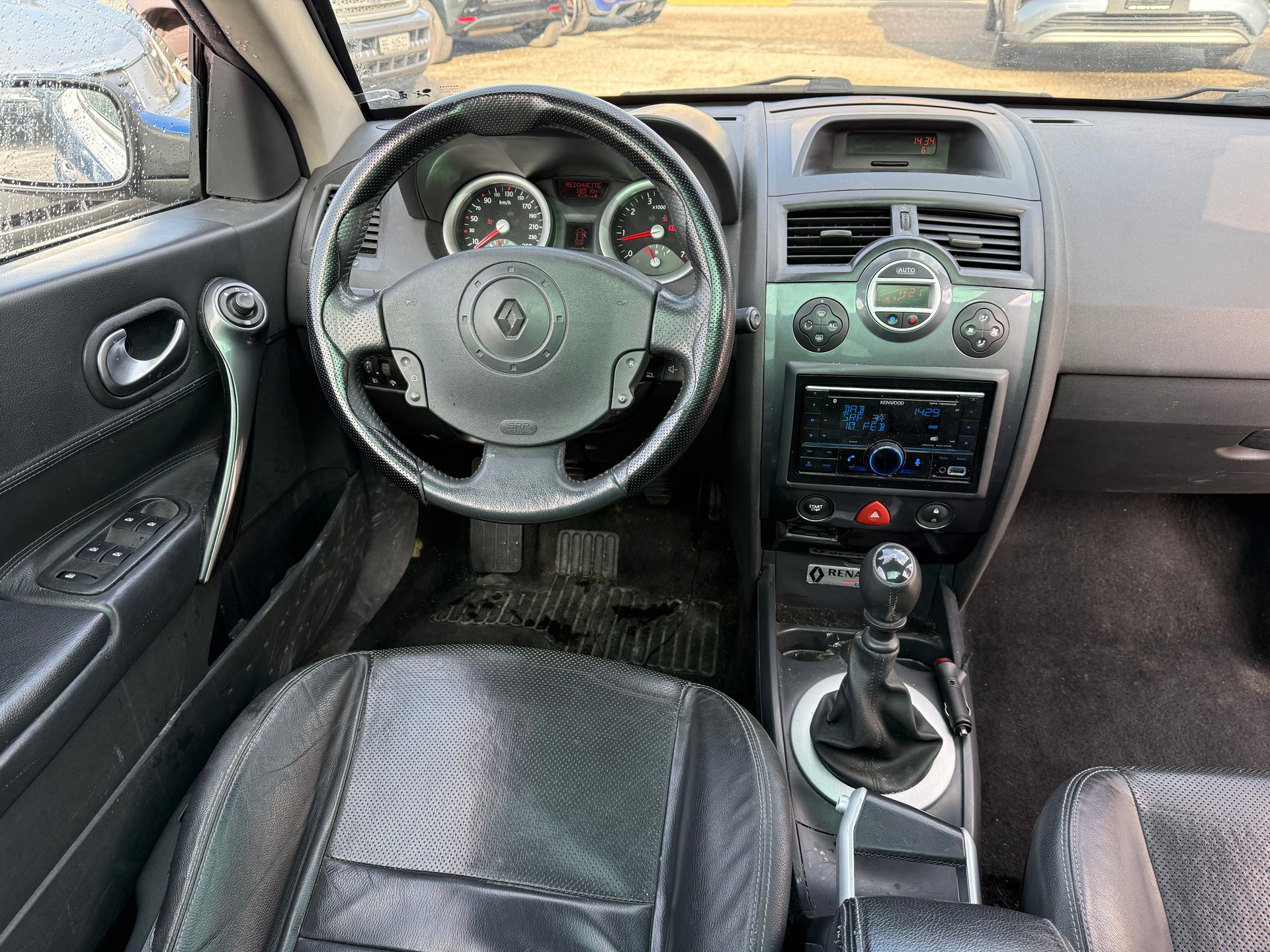 RENAULT Mégane C-C 2.0 16V Privilège Luxe-image-12