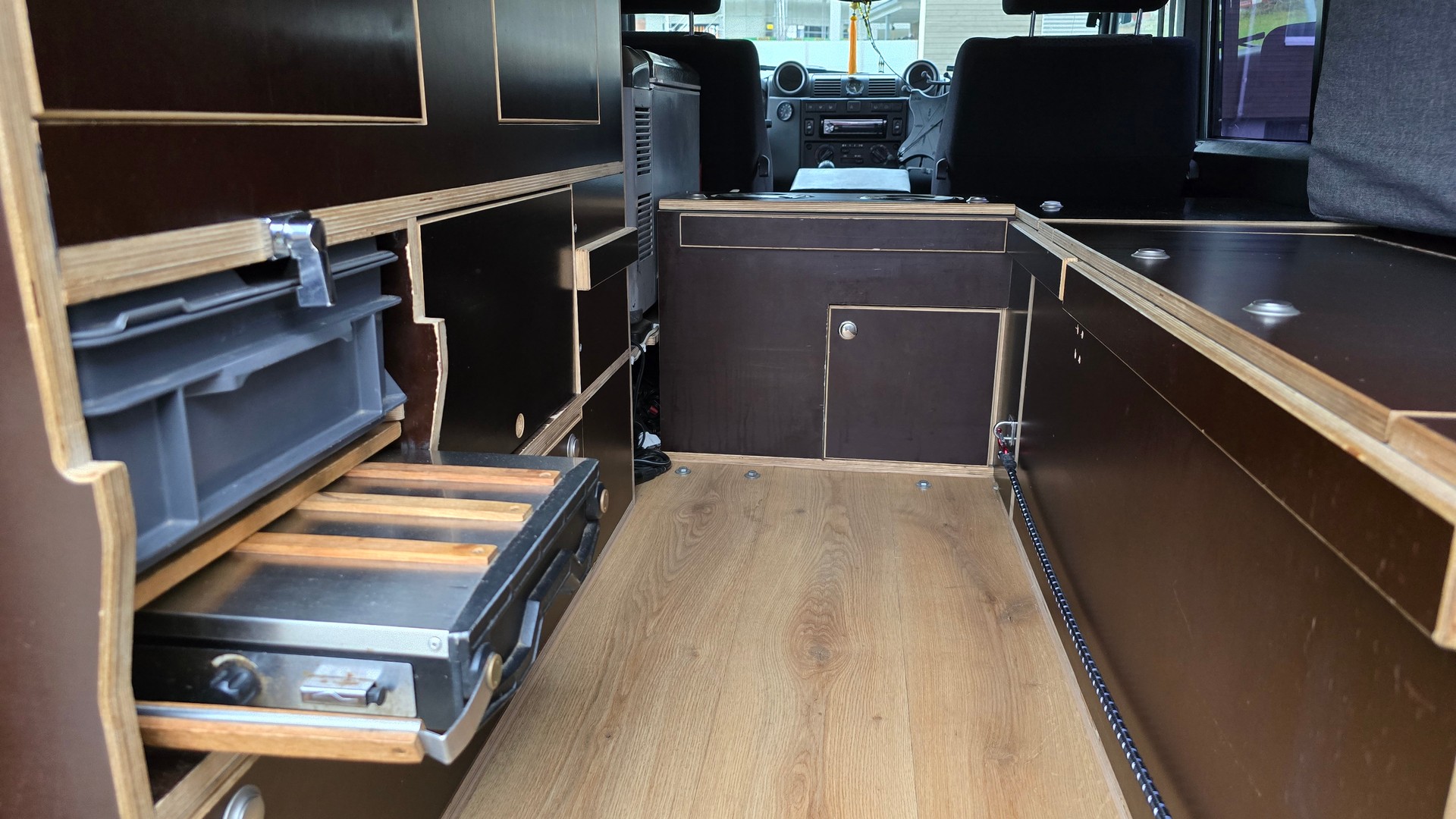 LAND ROVER TD4 110 SW-image-14