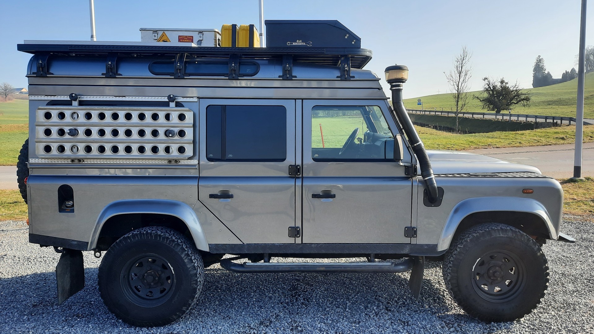 LAND ROVER TD4 110 SW-image-1