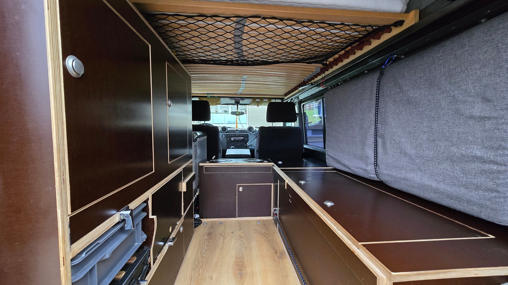 LAND ROVER TD4 110 SW-image-15