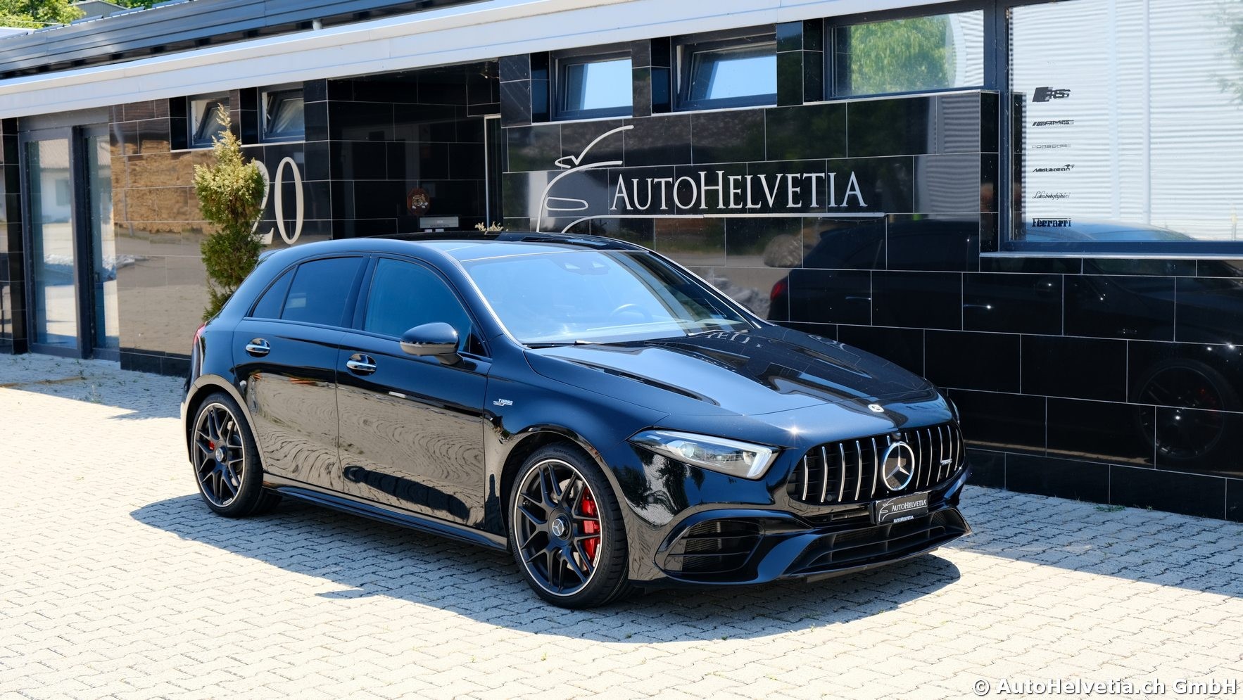 MERCEDES-BENZ A 45 S AMG 4Matic+ Speedshift-image-18