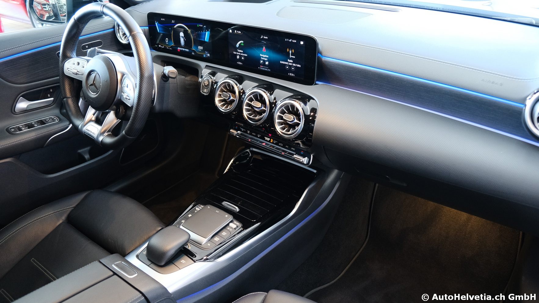 MERCEDES-BENZ A 45 S AMG 4Matic+ Speedshift-image-10