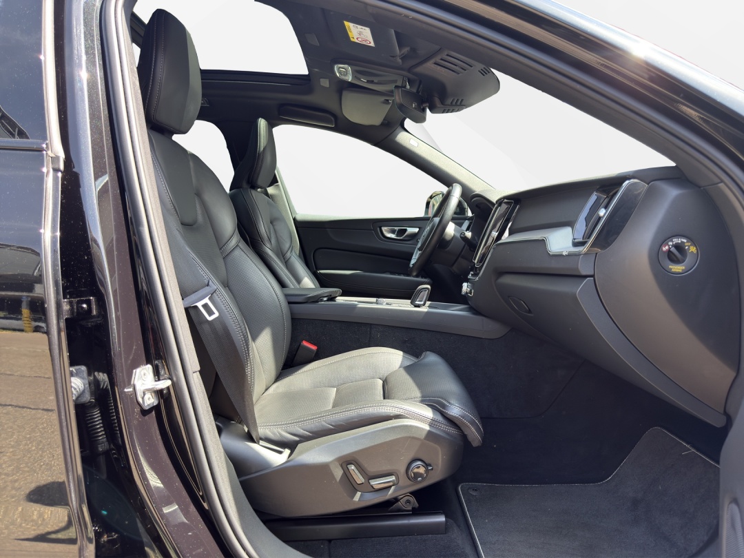 VOLVO XC60 T6 eAWD R-Design Geartronic-image-11