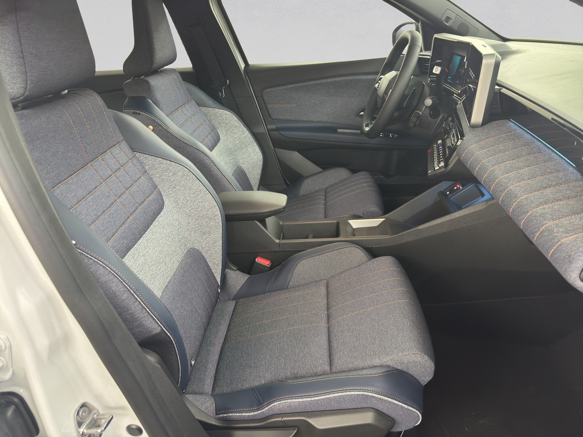 RENAULT R4 E-Tech Comfort Range 52 kWh Techno-image-10
