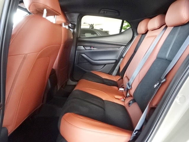 MAZDA 3 Hatchback 2.0 186 Nagisa-image-13