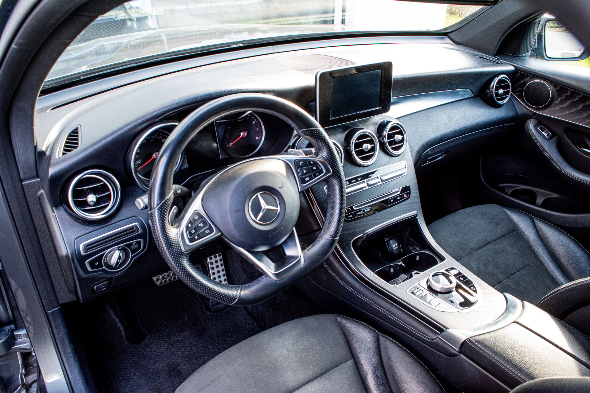 MERCEDES-BENZ GLC Coupé 250 AMG Line 4Matic 9G-Tronic-image-8