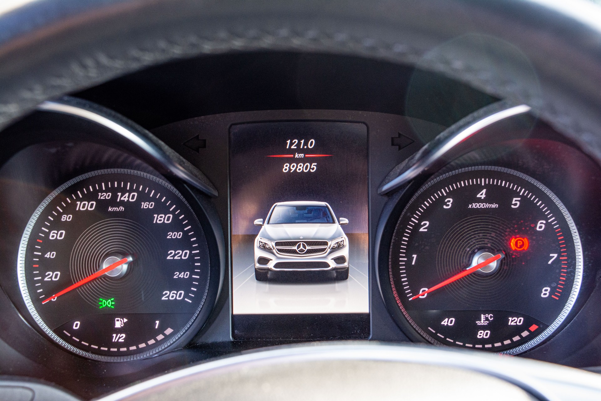 MERCEDES-BENZ GLC Coupé 250 AMG Line 4Matic 9G-Tronic-image-11