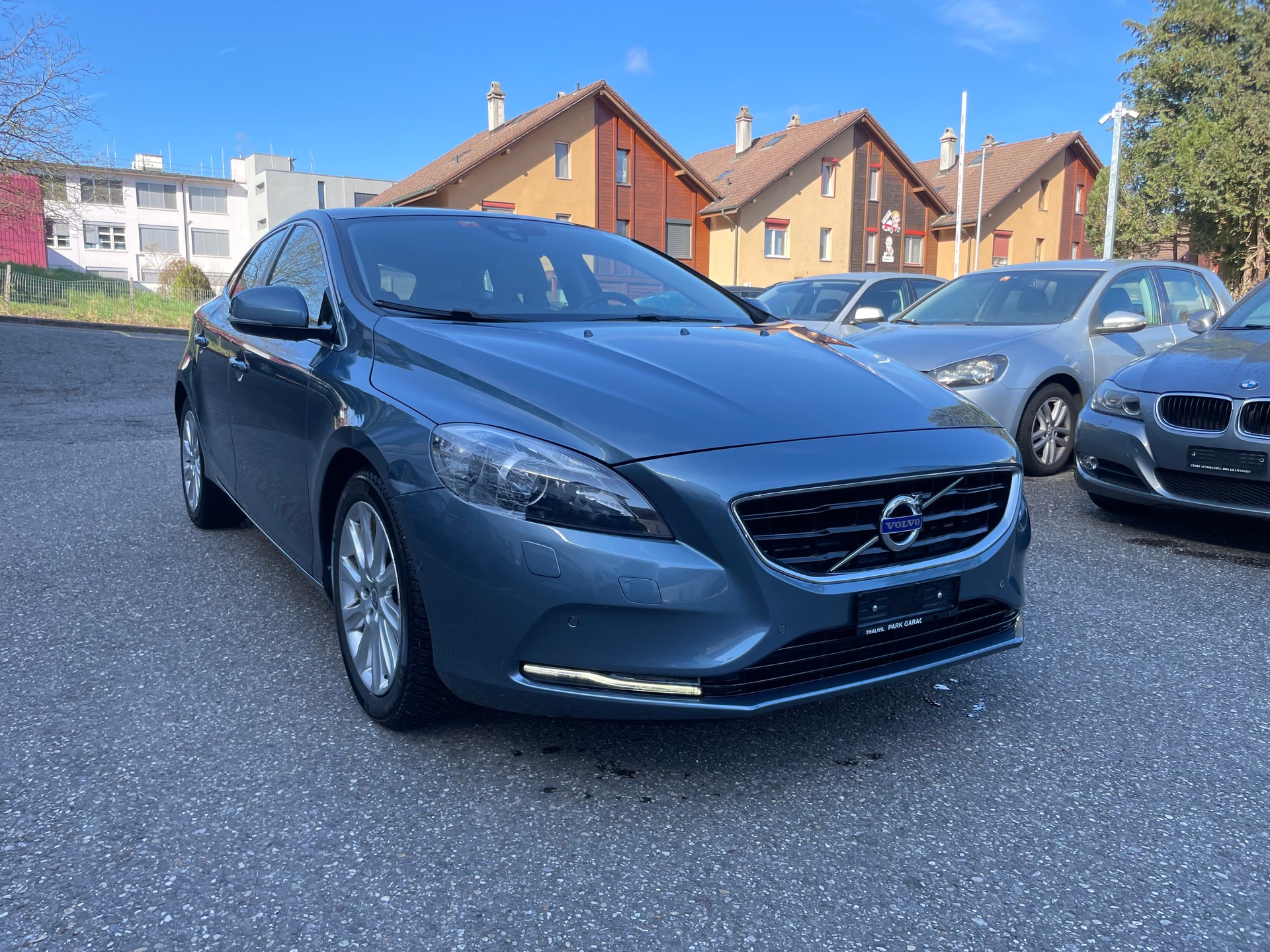 VOLVO V40 D3 Summum Geartronic-image-1