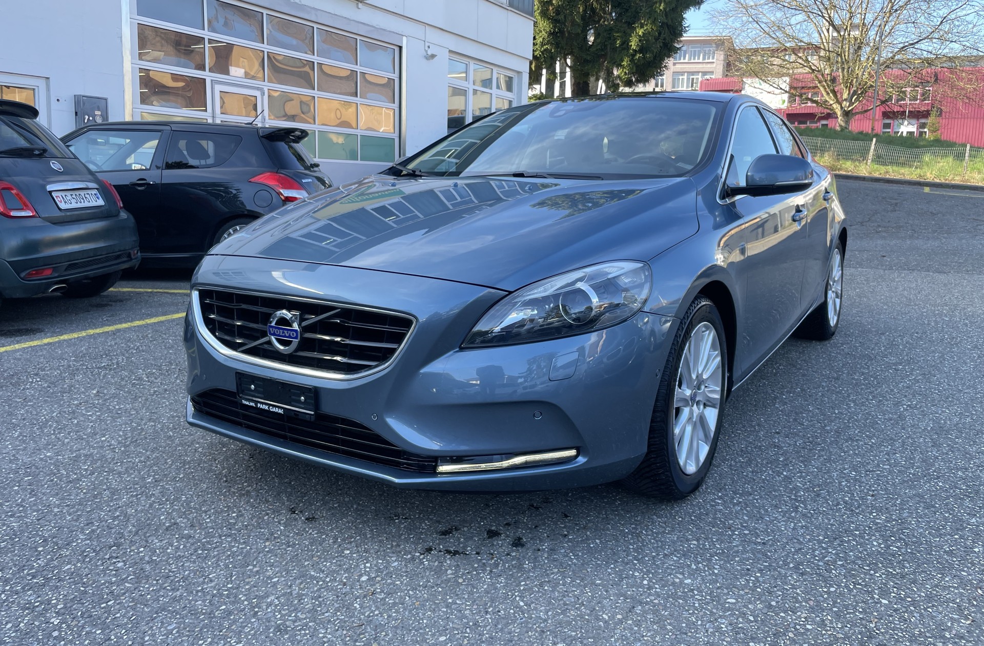 VOLVO V40 D3 Summum Geartronic-image-0