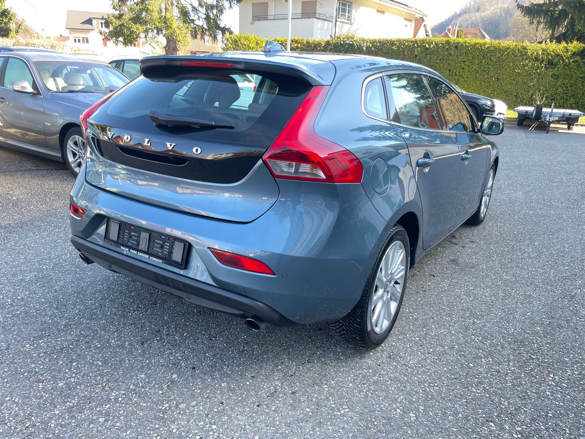 VOLVO V40 D3 Summum Geartronic-image-2