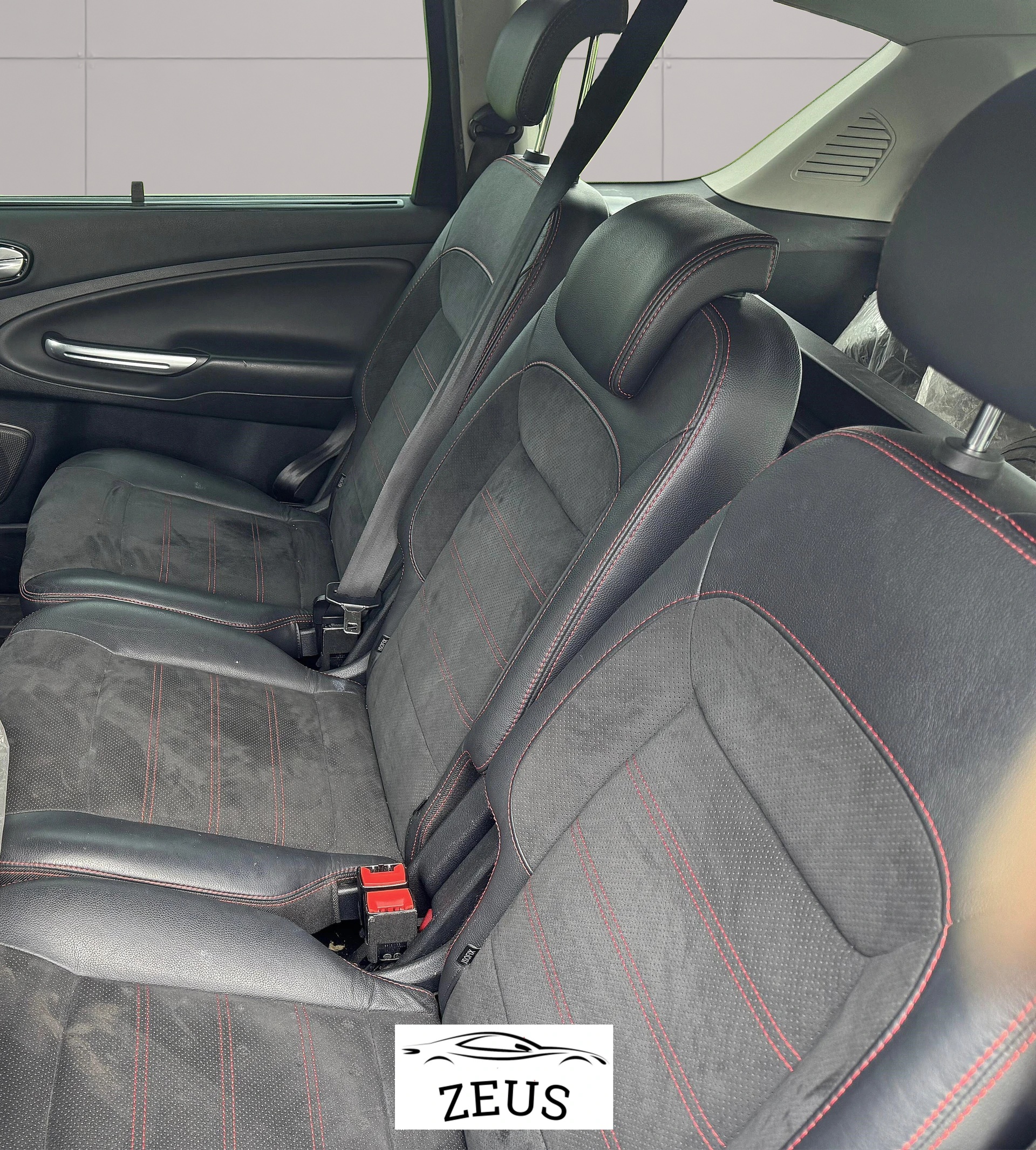 FORD S-Max 2.0 SCTi Titanium PowerShift-image-13