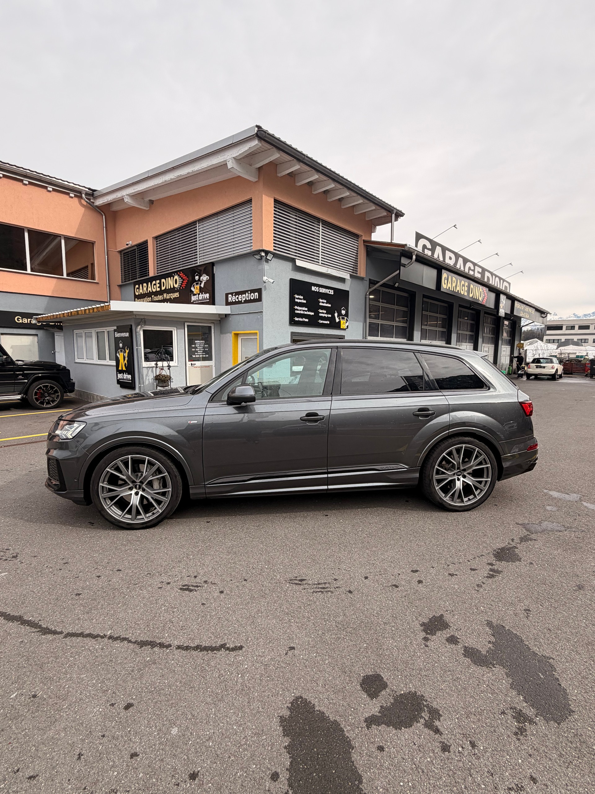 AUDI Q7 50 TDI quattro S Line tiptronic-image-2