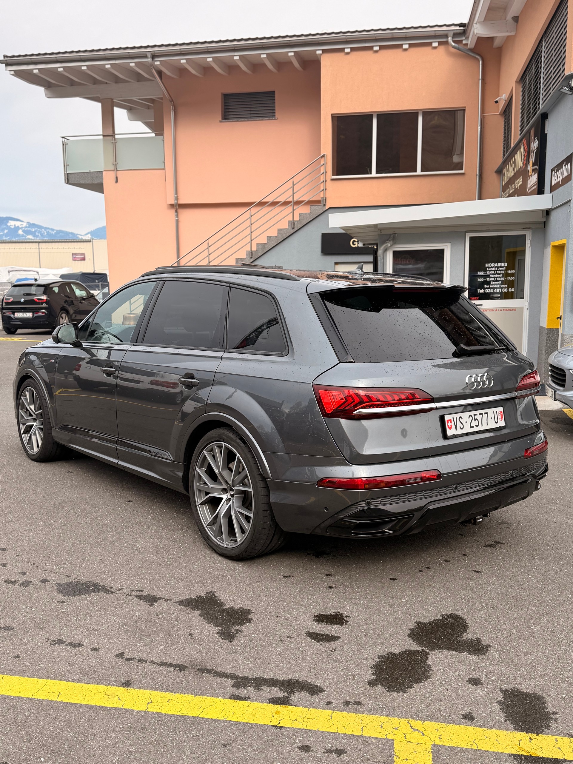 AUDI Q7 50 TDI quattro S Line tiptronic-image-3