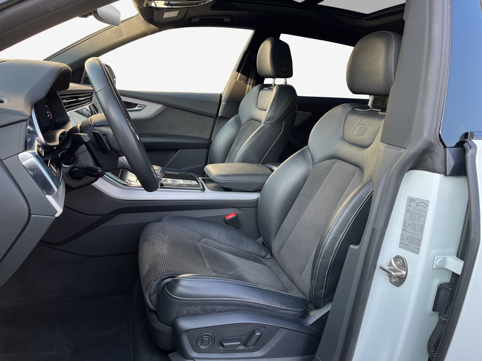 AUDI Q8 50 TDI Black Edition quattro tiptronic-image-7