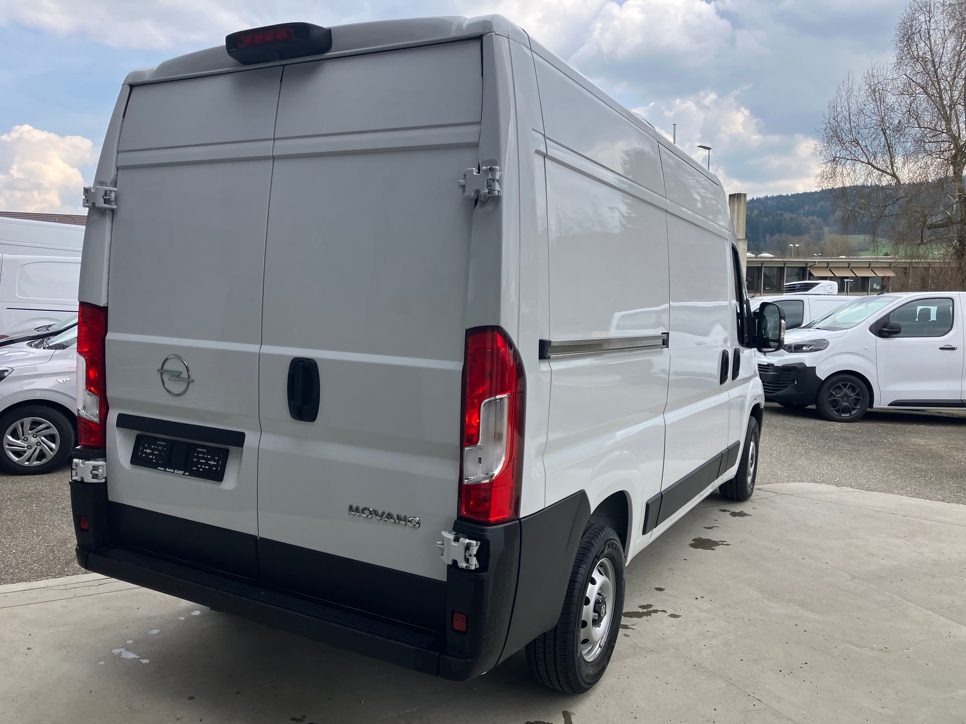 CITROEN Jumper 35 2.2 BlueHDi 140 L2H2-image-3