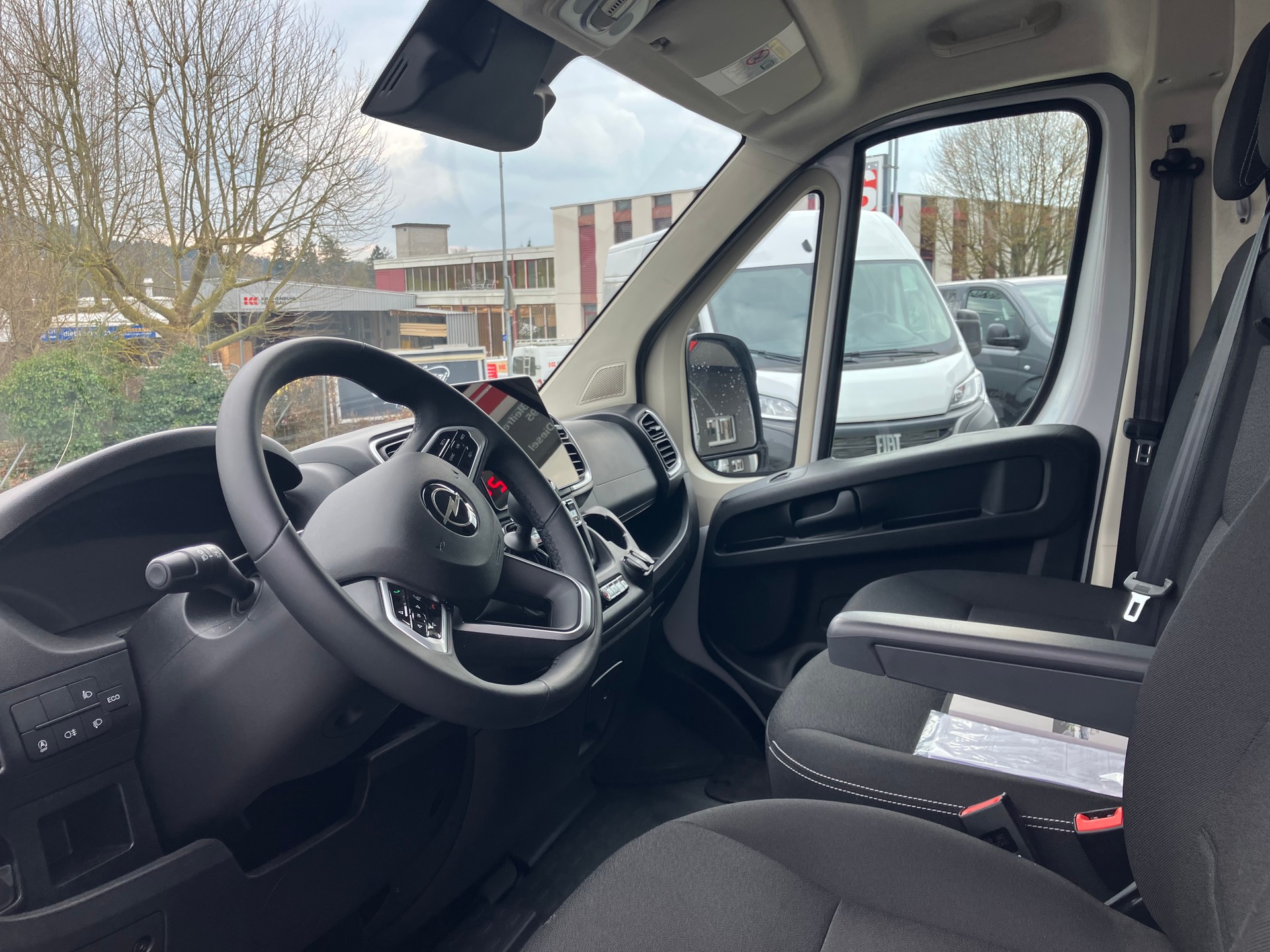 CITROEN Jumper 35 2.2 BlueHDi 140 L2H2-image-8