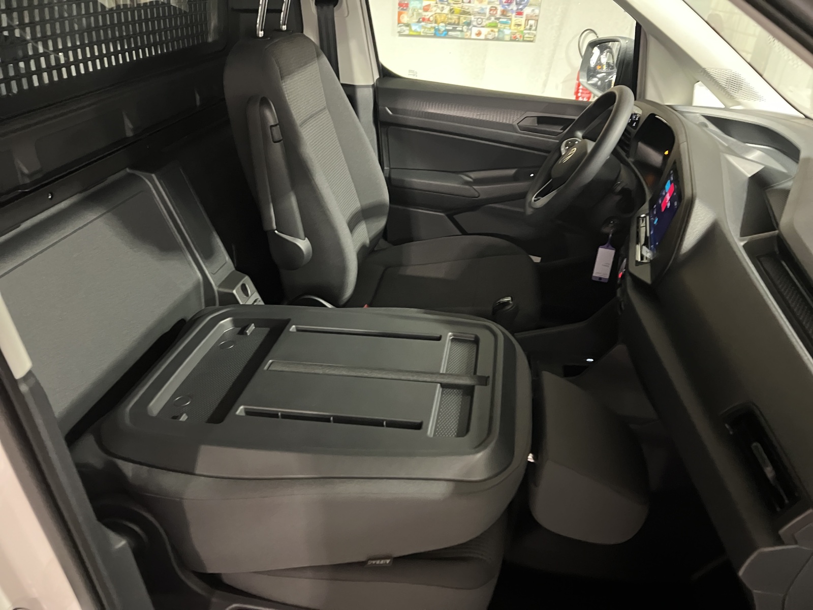 VW Caddy Cargo 2.0TDI Maxi 4Motion-image-10