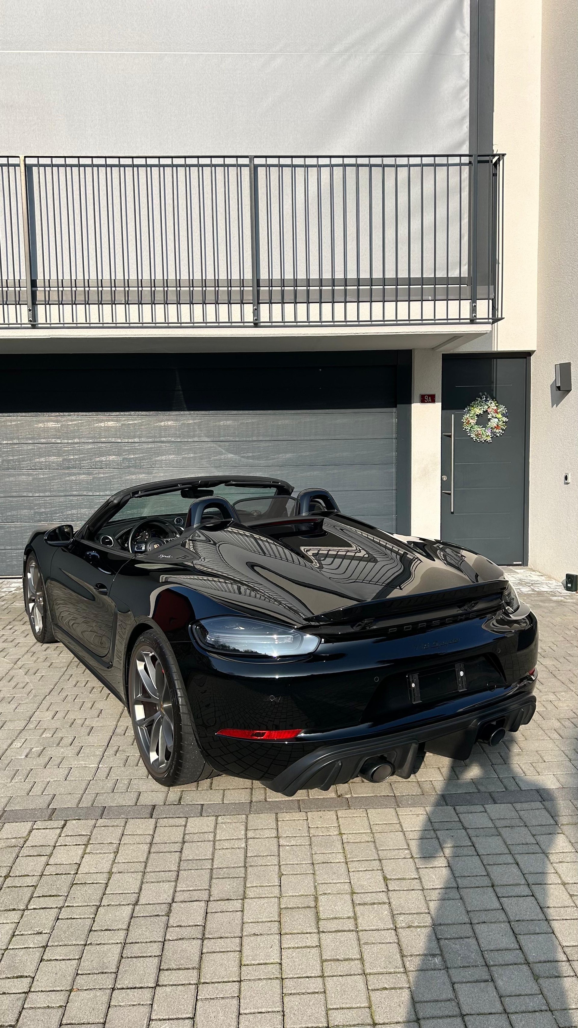 PORSCHE 718 Boxster Spyder-image-1
