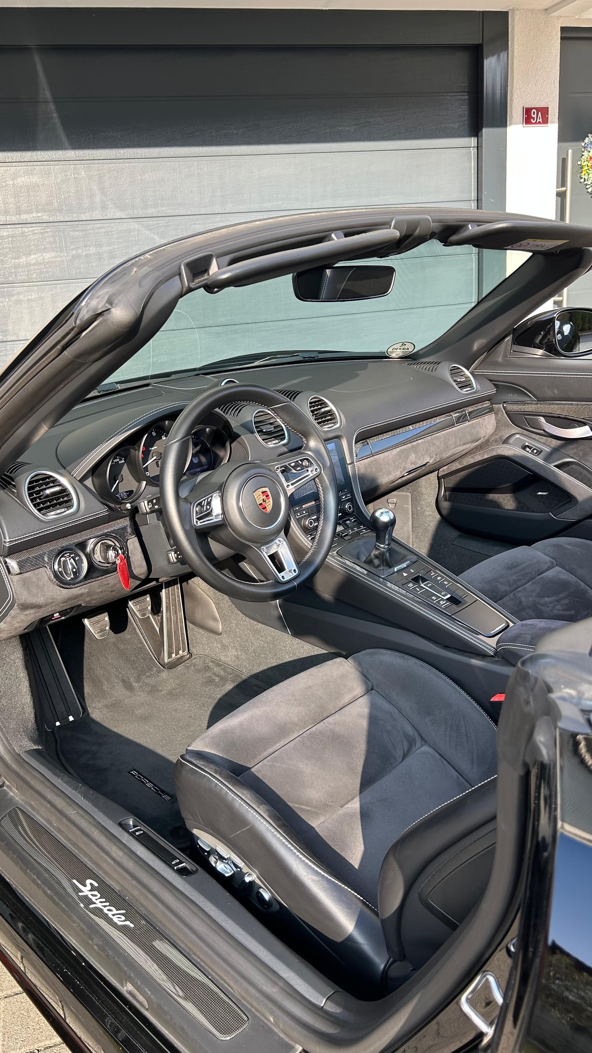 PORSCHE 718 Boxster Spyder-image-2