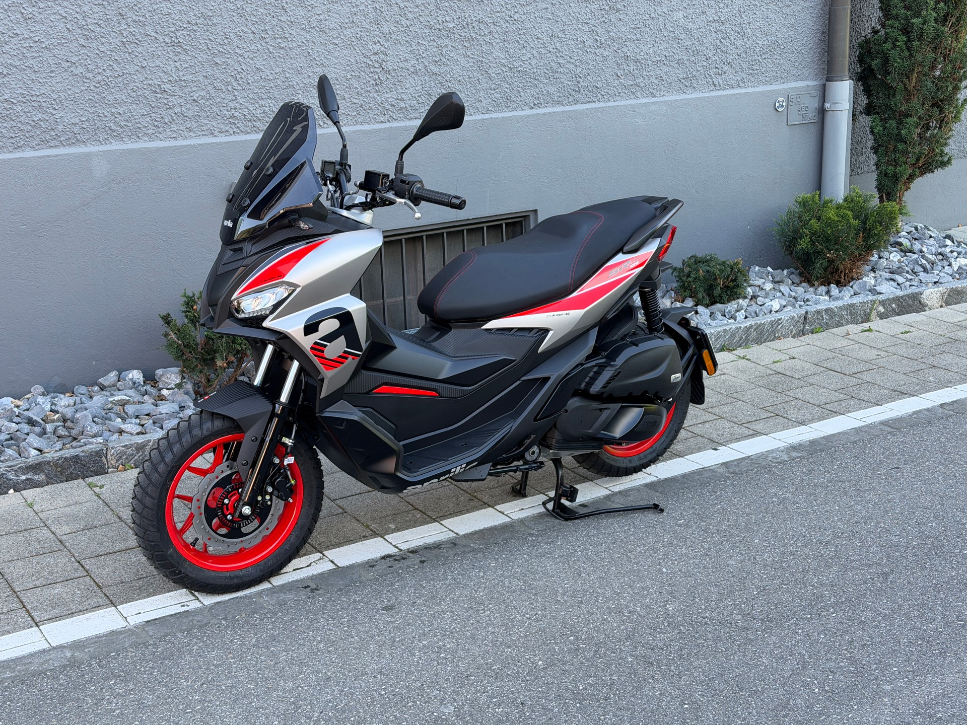 APRILIA SR 125 GT Sport ABS E5+-showroom-element-1