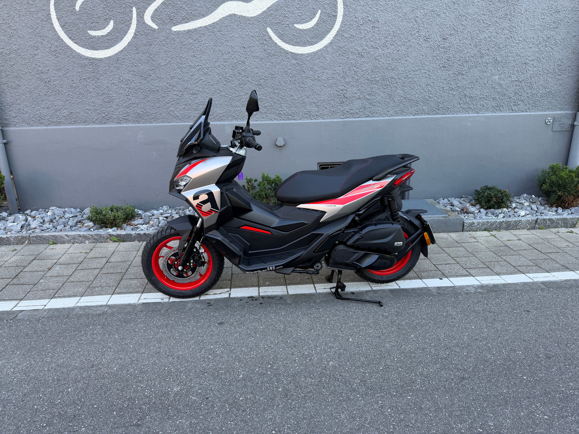 APRILIA SR 125 GT Sport ABS E5+-showroom-element-2