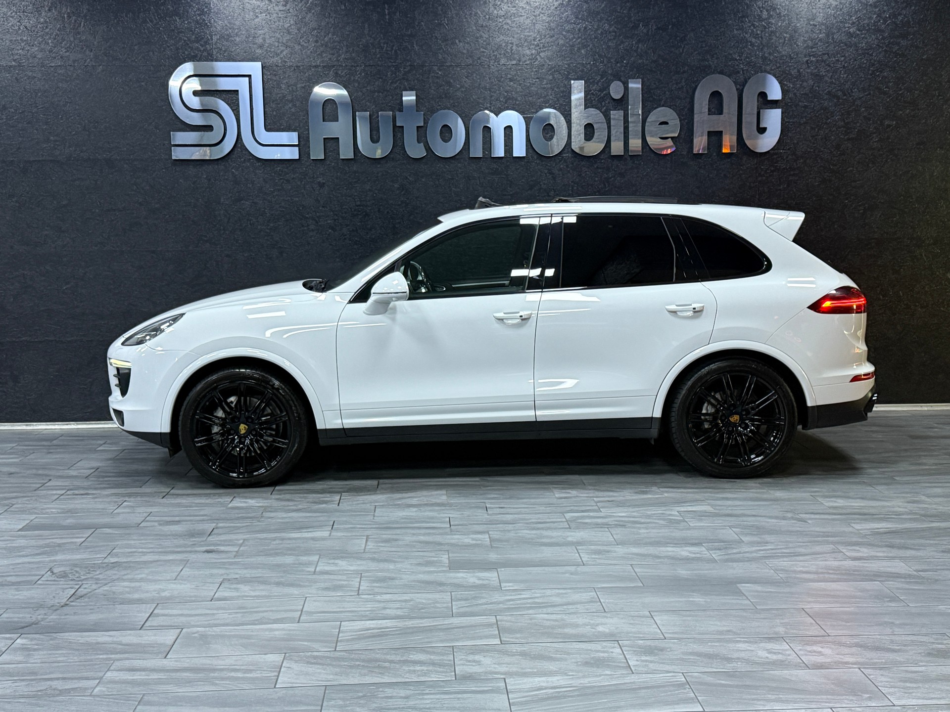 PORSCHE Cayenne S Diesel Platinum / CH Fahrzeug-image-3