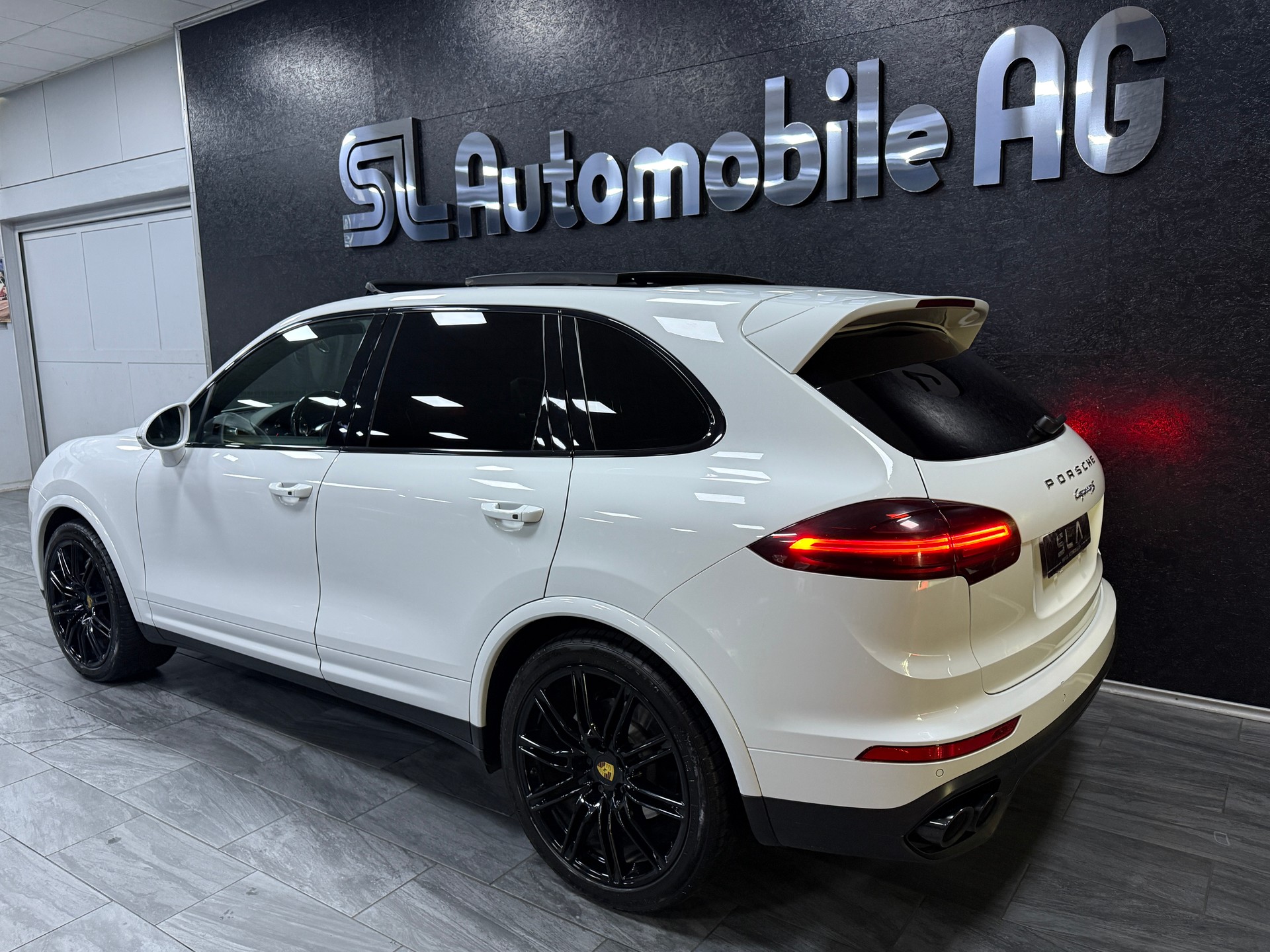 PORSCHE Cayenne S Diesel Platinum / CH Fahrzeug-image-4
