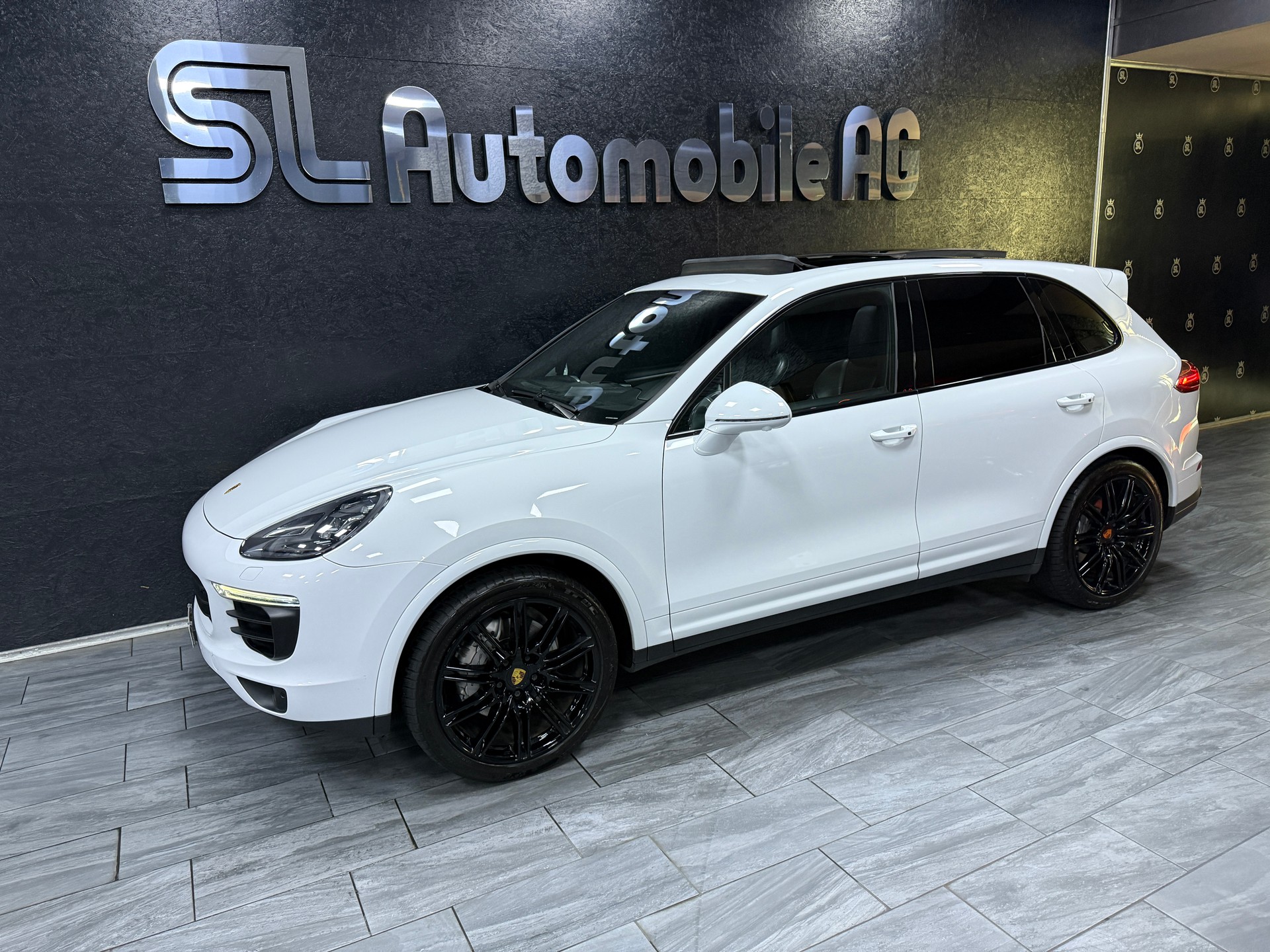 PORSCHE Cayenne S Diesel Platinum / CH Fahrzeug-image-2