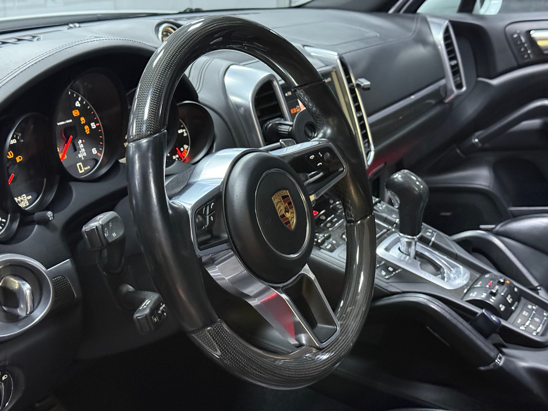 PORSCHE Cayenne S Diesel Platinum / CH Fahrzeug-image-7