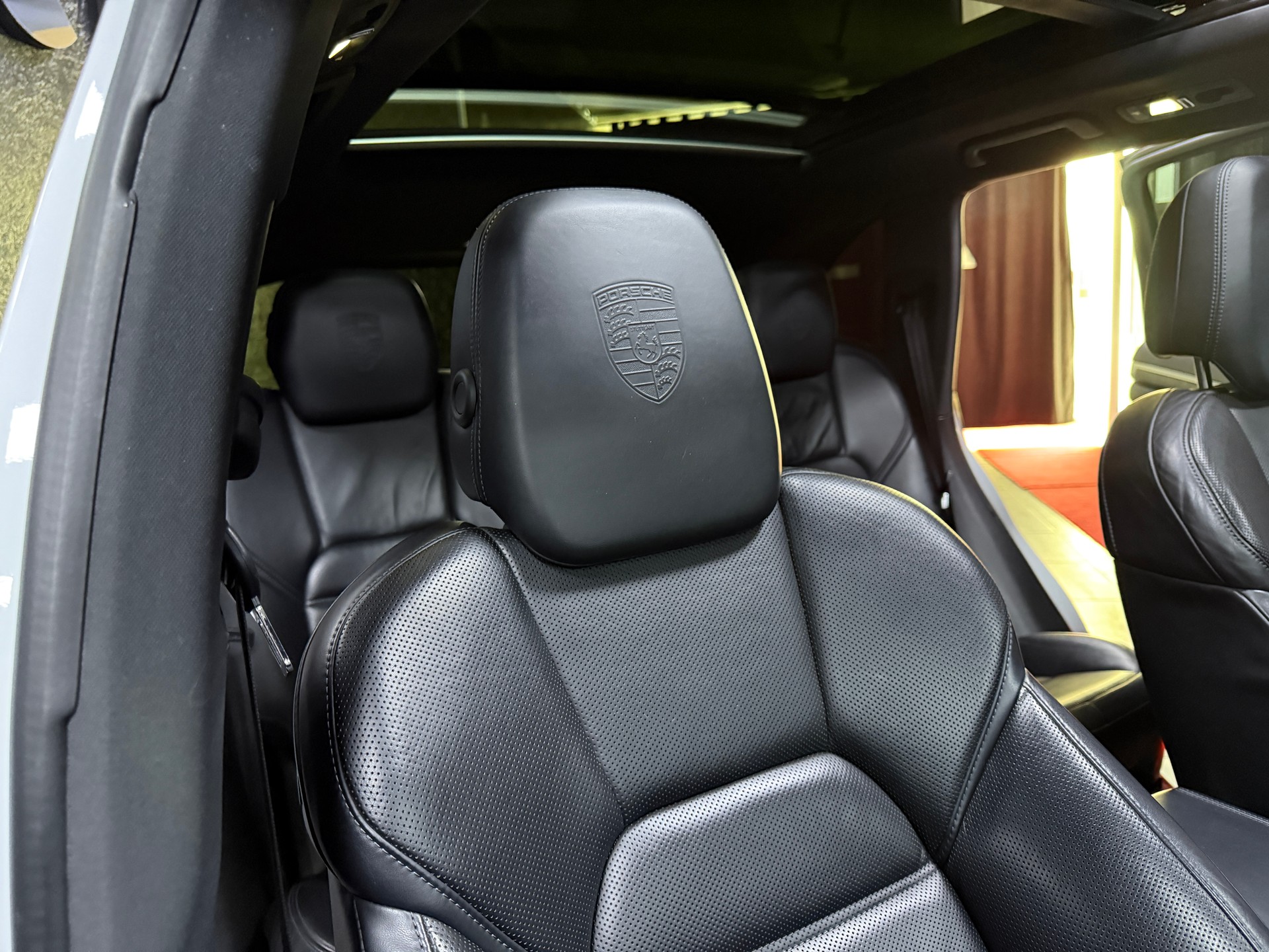 PORSCHE Cayenne S Diesel Platinum / CH Fahrzeug-image-10