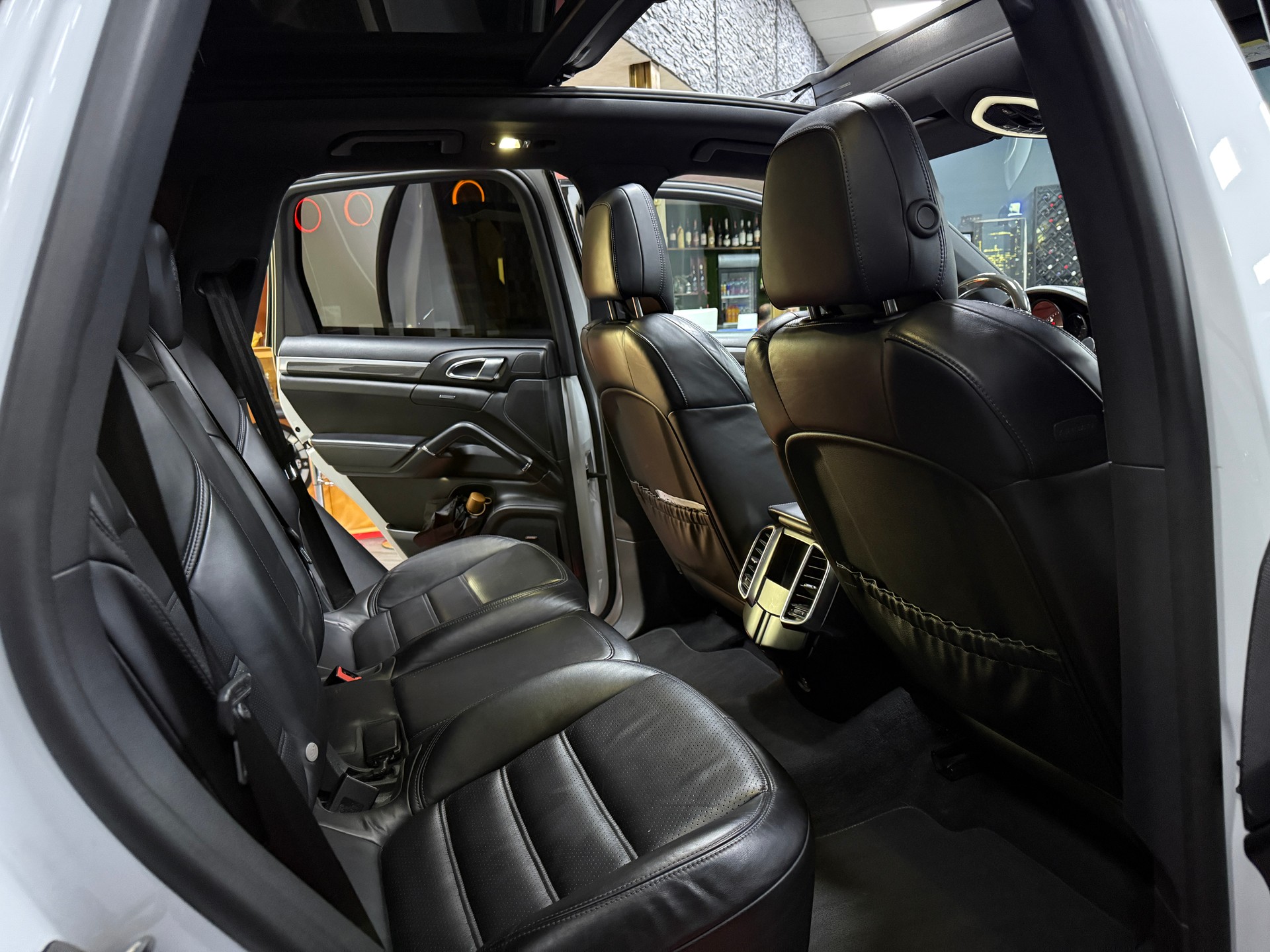 PORSCHE Cayenne S Diesel Platinum / CH Fahrzeug-image-13