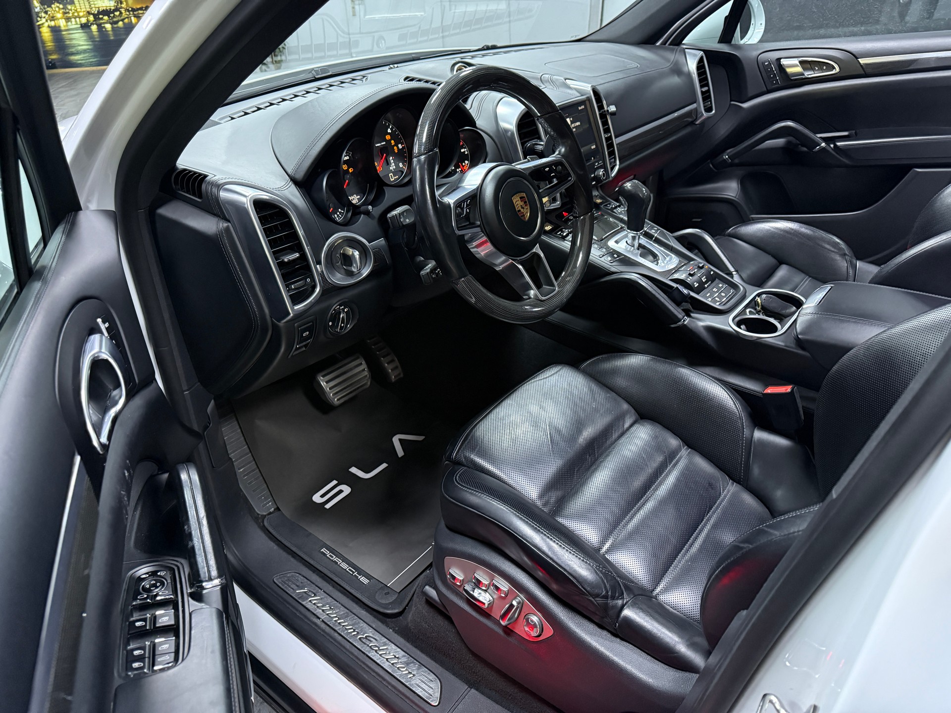 PORSCHE Cayenne S Diesel Platinum / CH Fahrzeug-image-6