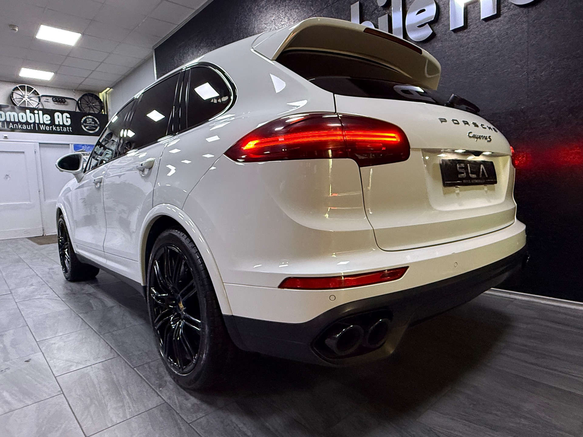 PORSCHE Cayenne S Diesel Platinum / CH Fahrzeug-image-5