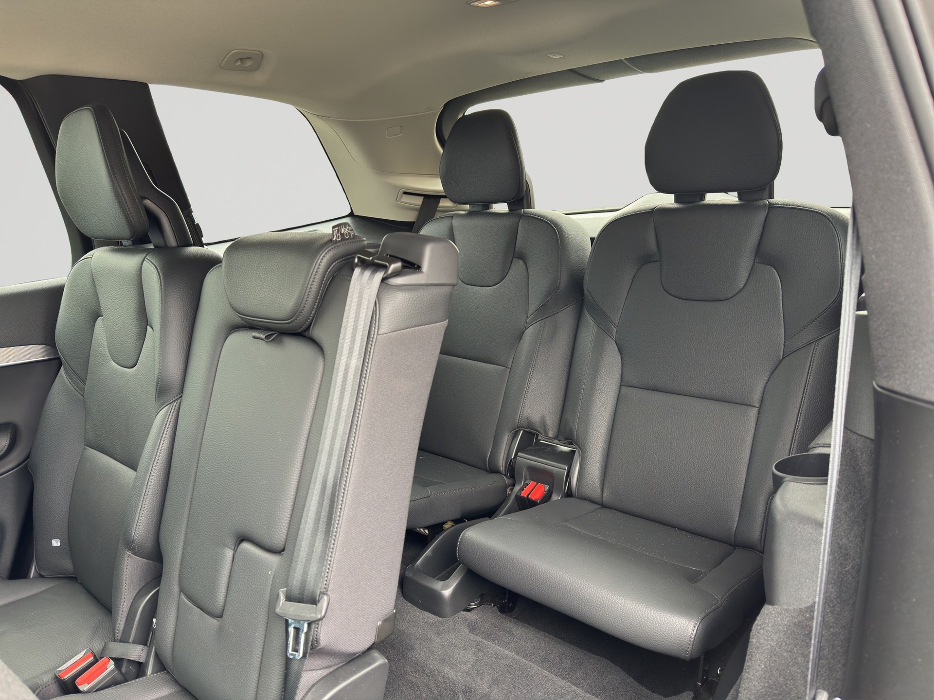 VOLVO XC90 T8 eAWD Core 7Pl. PluginHybrid Geartronic-image-8
