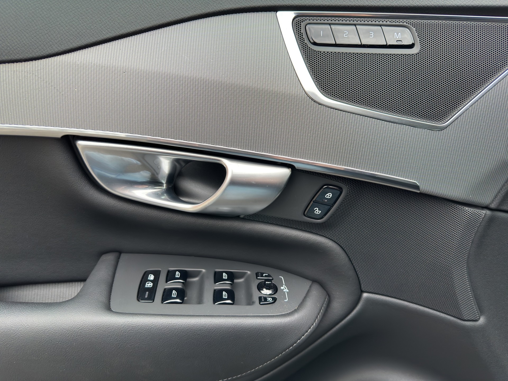 VOLVO XC90 T8 eAWD Core 7Pl. PluginHybrid Geartronic-image-9